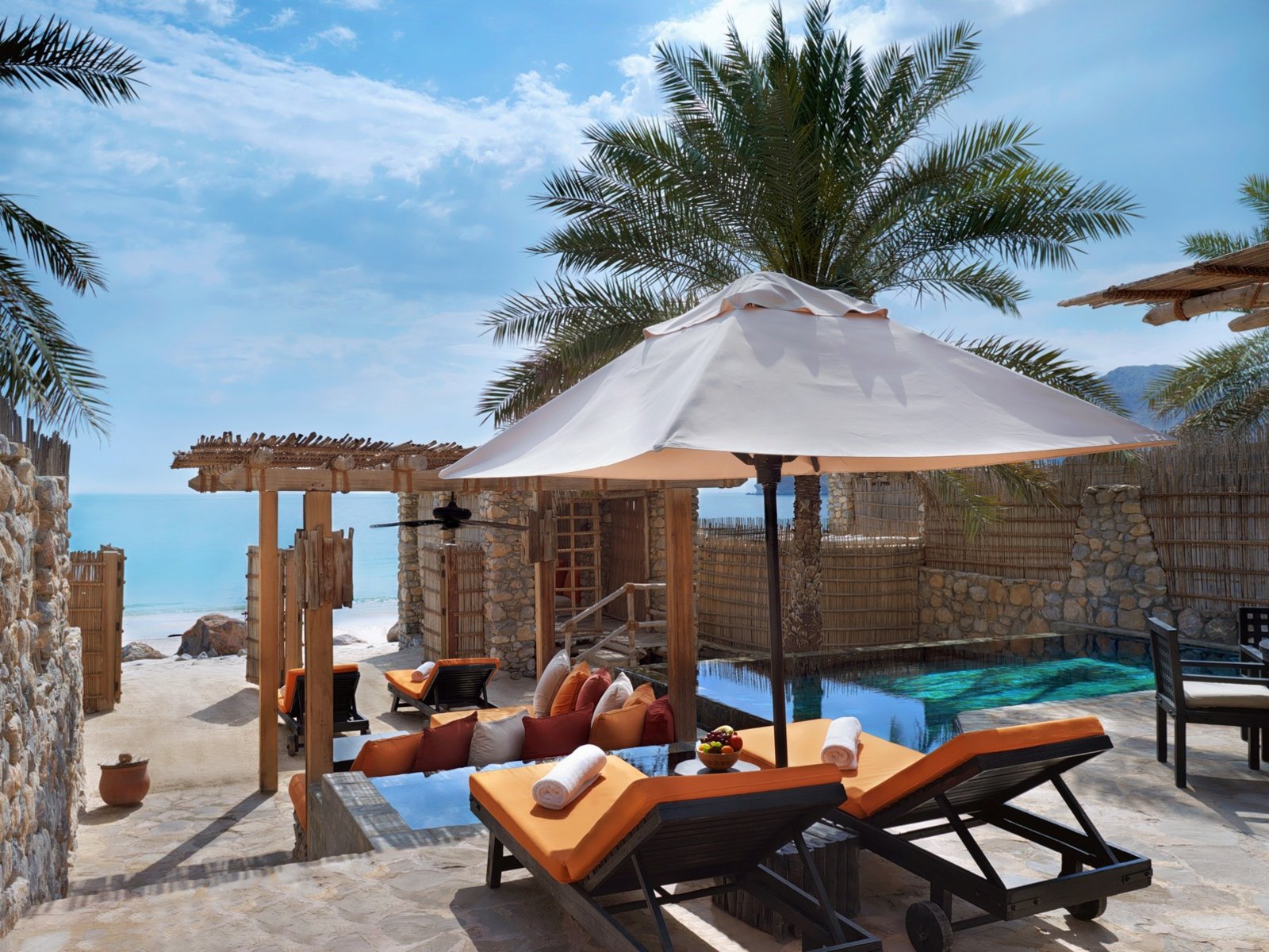 Wohnbeispiel Pool Villa Beachfront