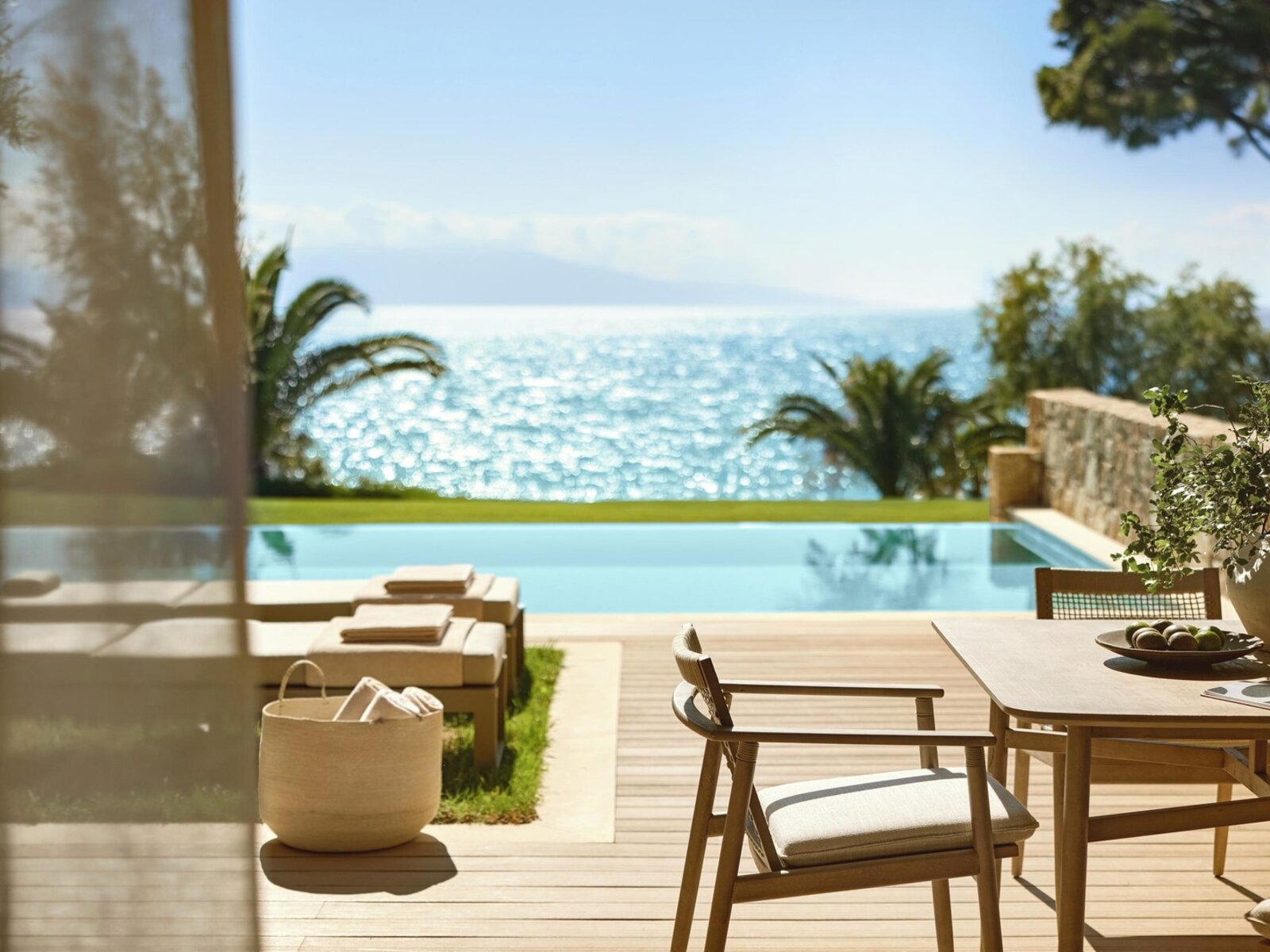 Wohnbeispiel One Bedroom Bungalow Suite private Pool / SV