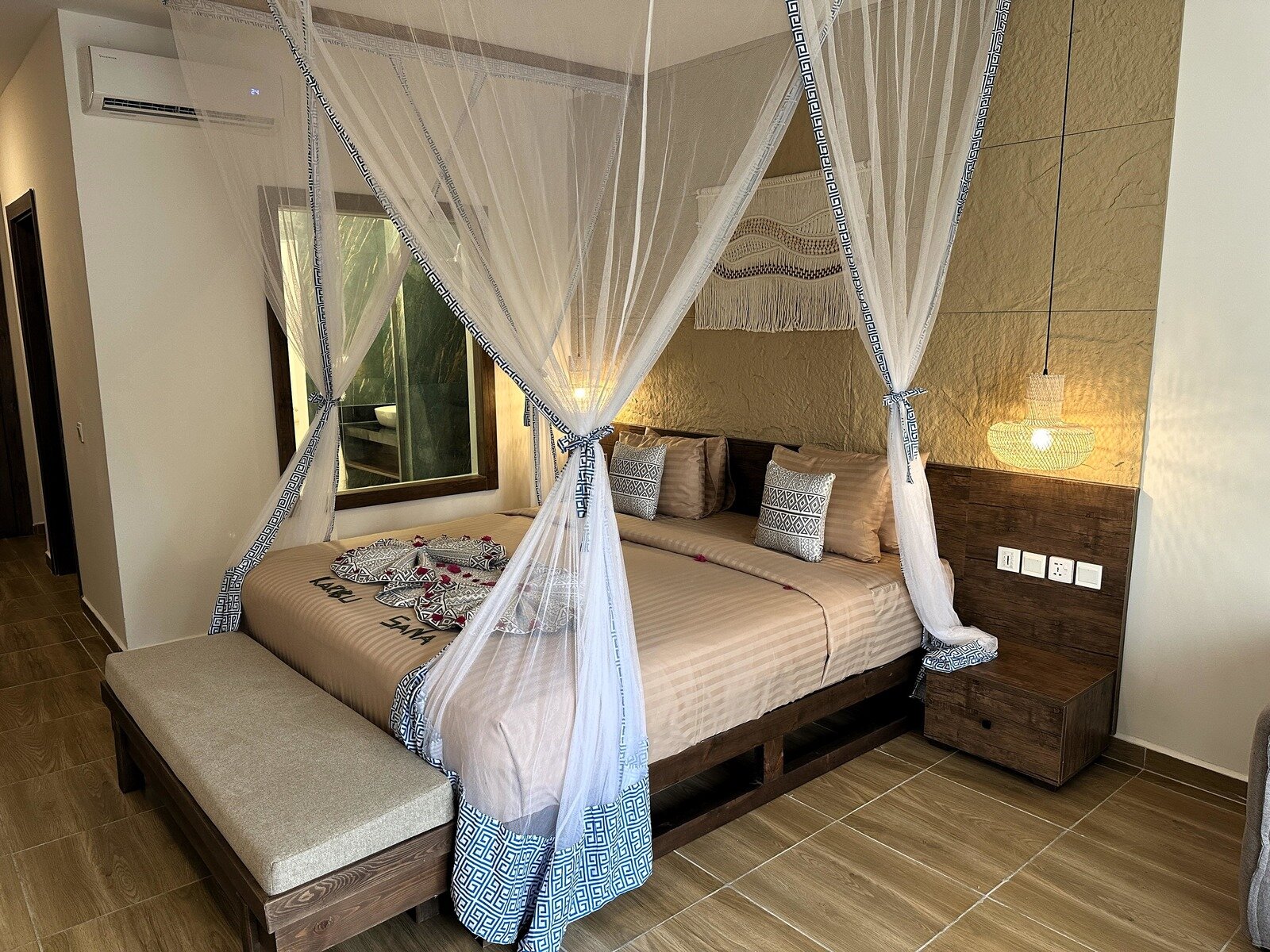 Wohnbeispiel Deluxe Ocean View Swim-Up