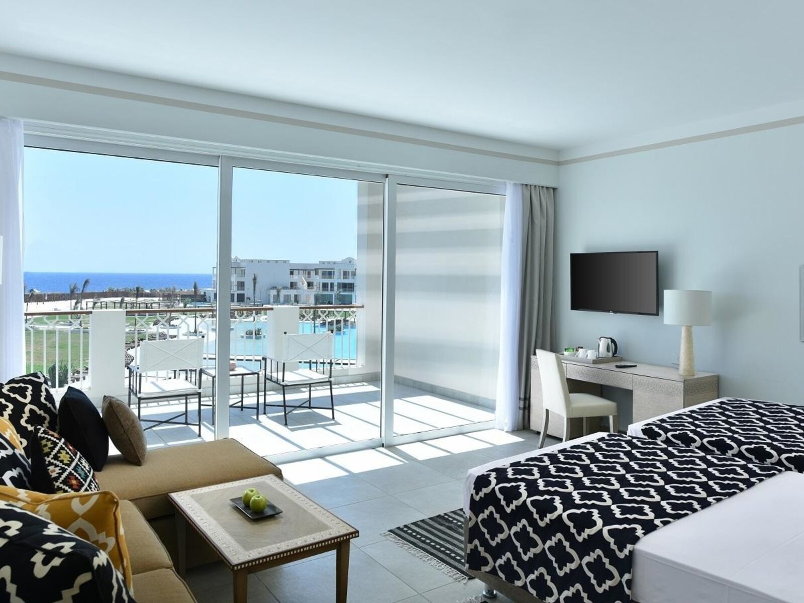 Wohnbeispiel Deluxe sea view room with dressing room