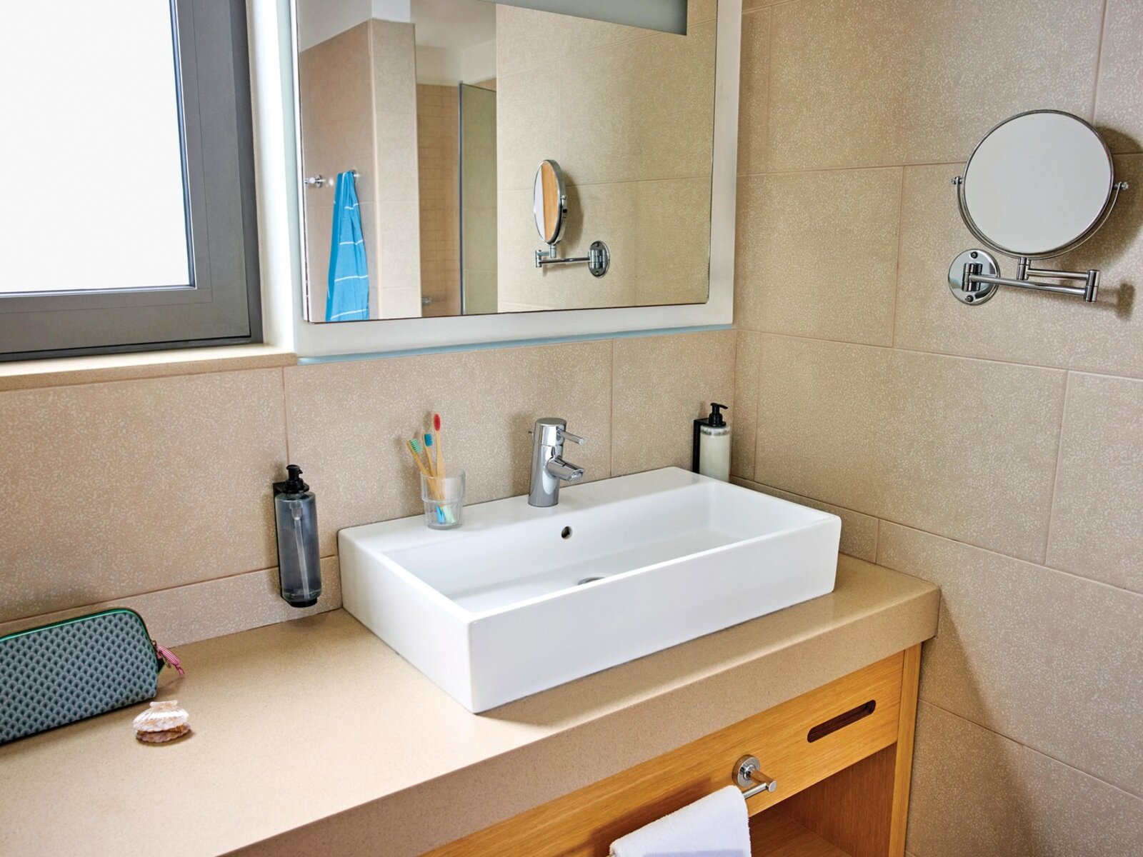 Wohnbeispiel Single with Child Double Room Garden View (3 pax)