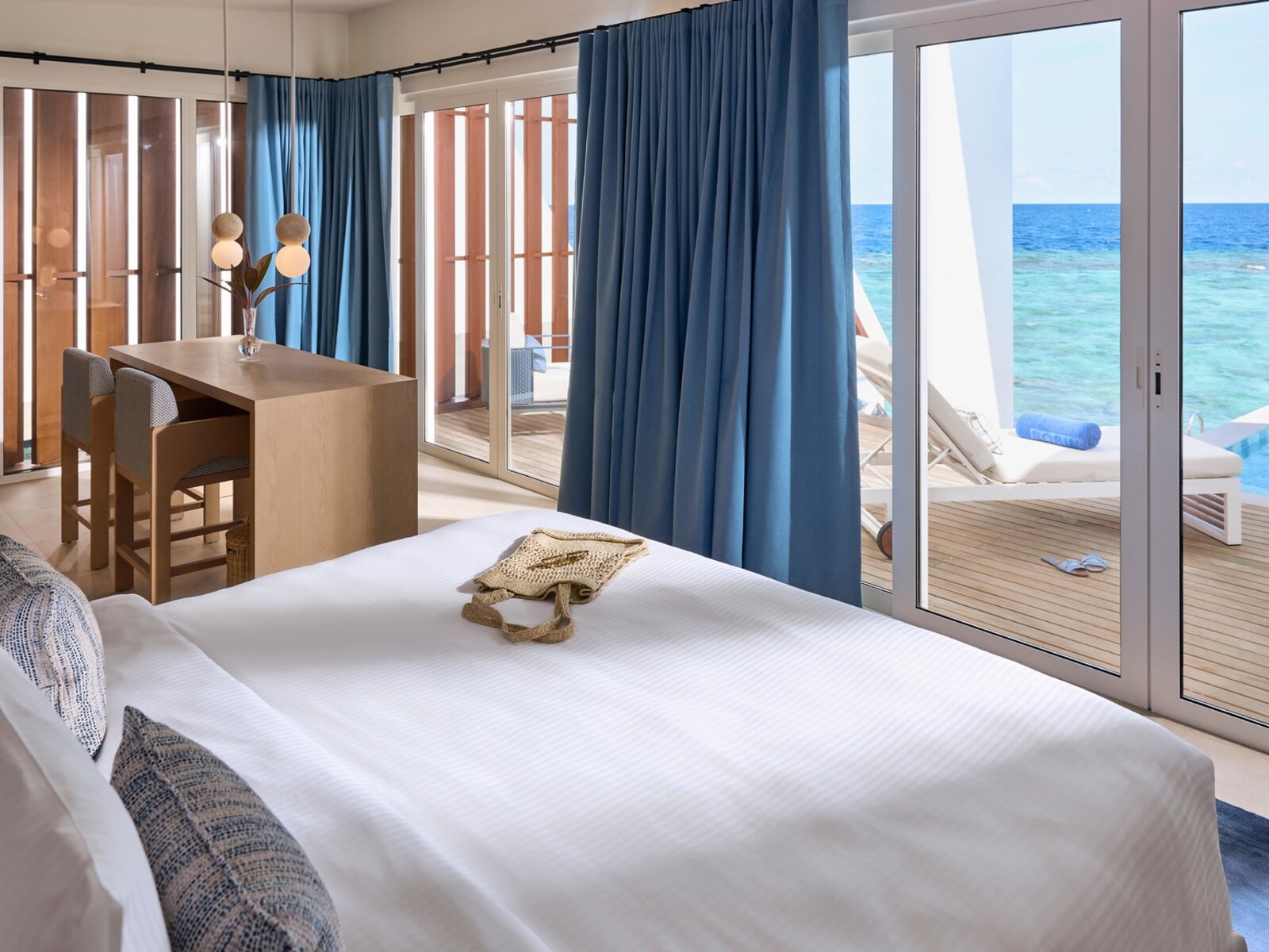 Wohnbeispiel Exclusive Reef Water Villa Pool
