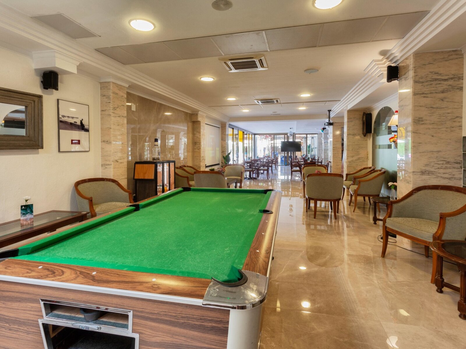 Lobbybar