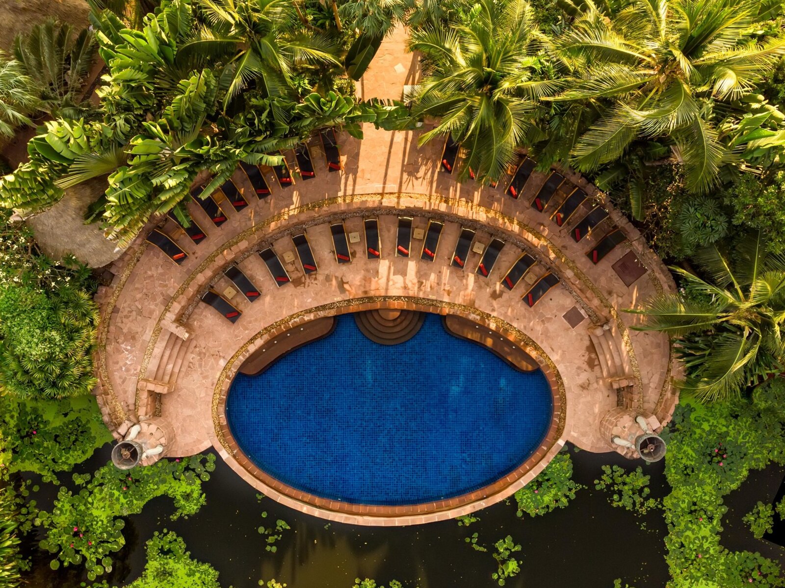Club Lagoon Pool