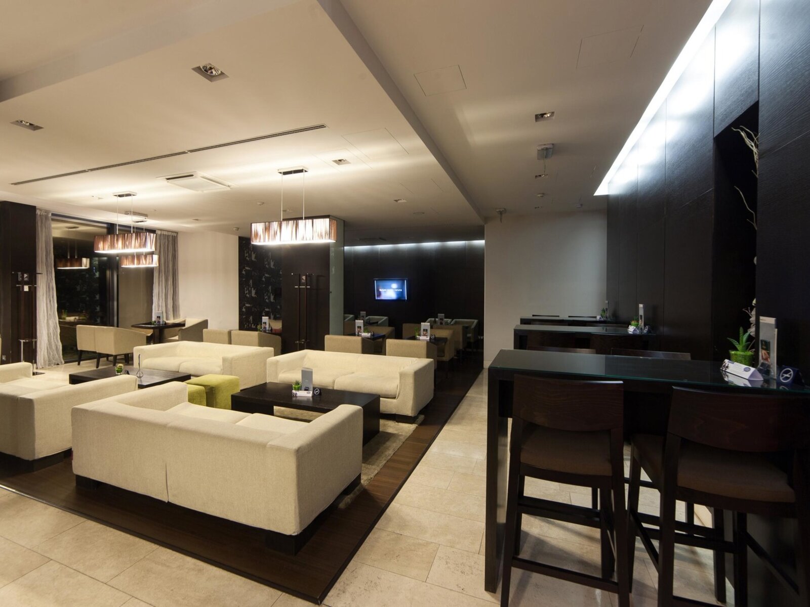 B-Lounge - a la carte restaurant