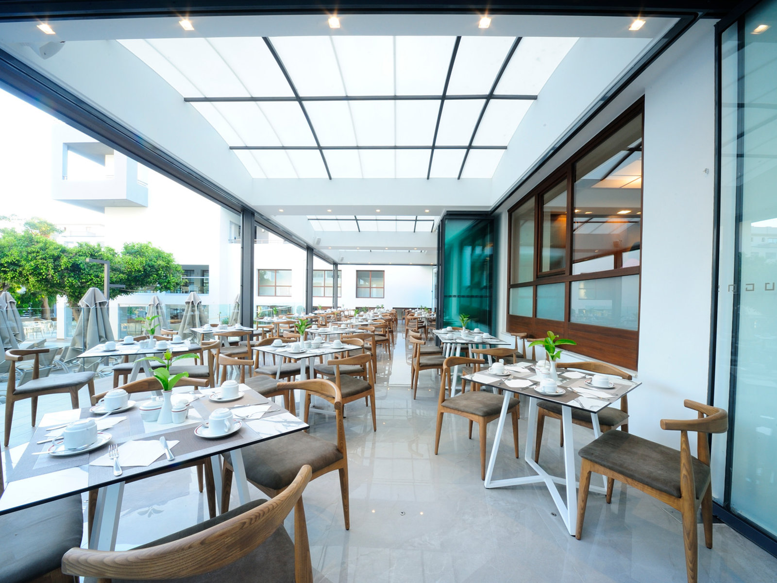 Oinos Main Restaurant