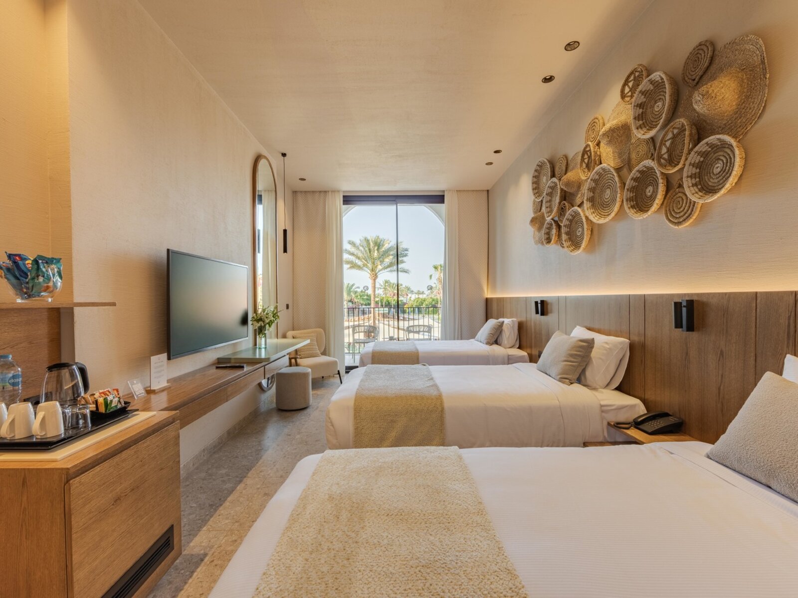 Wohnbeispiel Deluxe Room Pool View Room