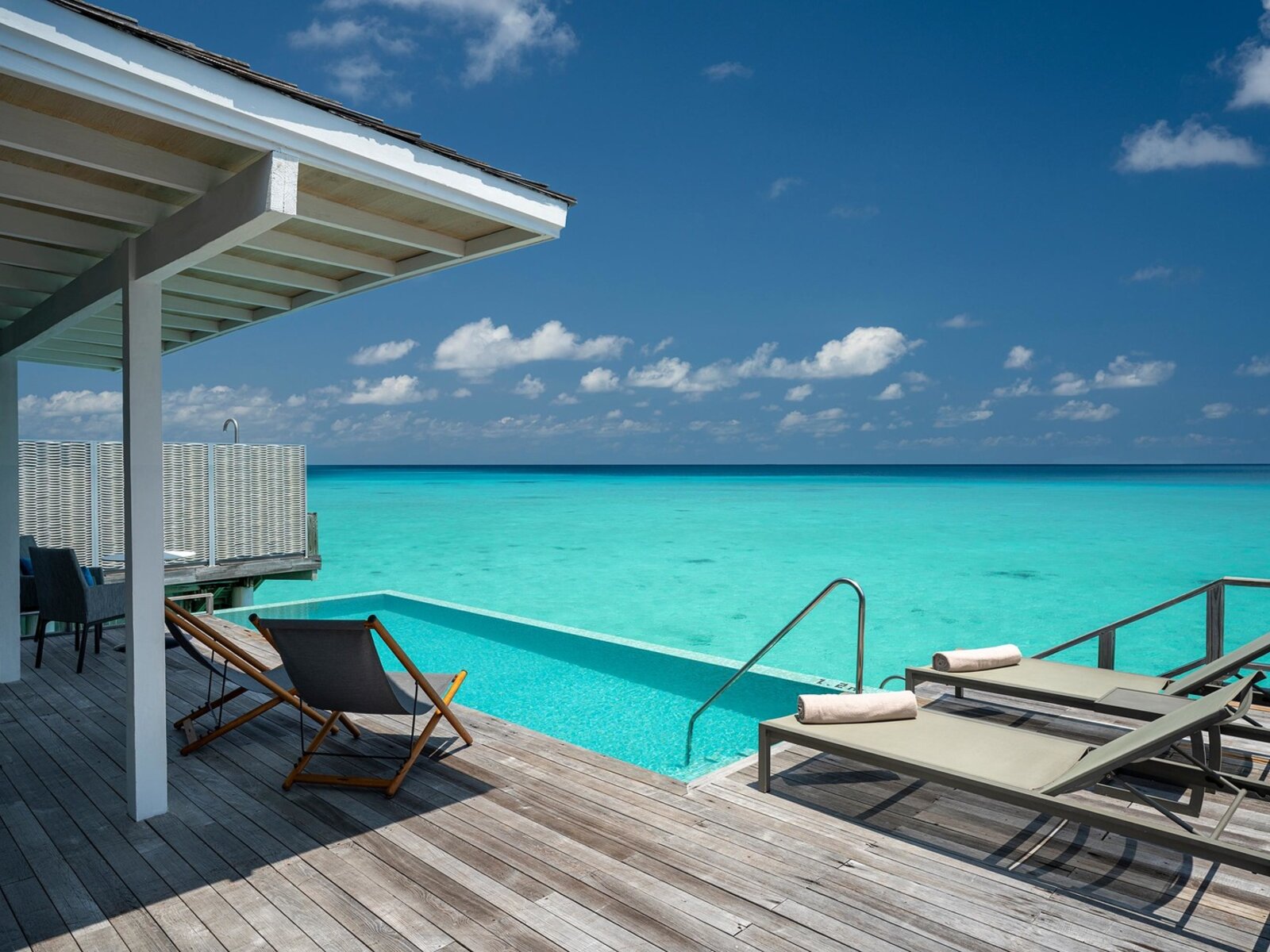Wohnbeispiel Water Villa with Pool