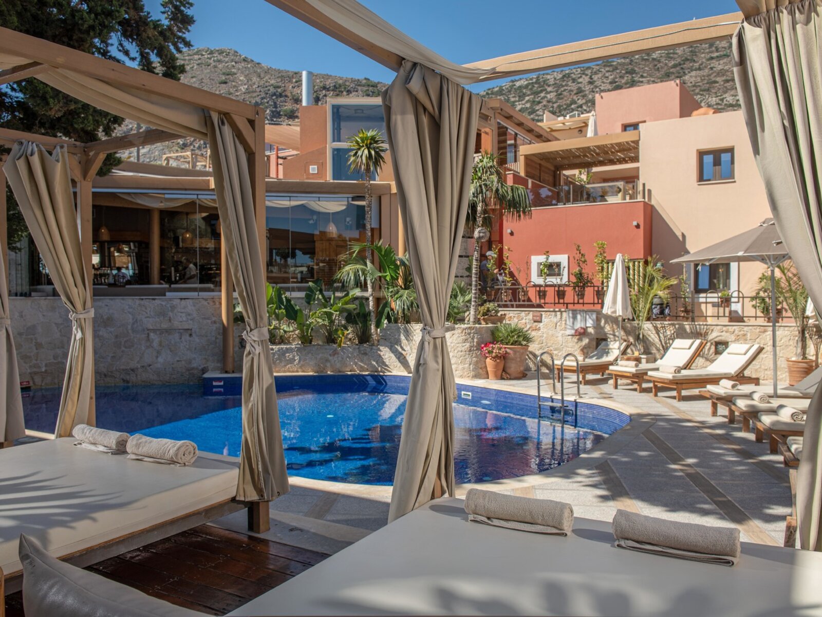 Pool & Snack-Bar ''Erato''
