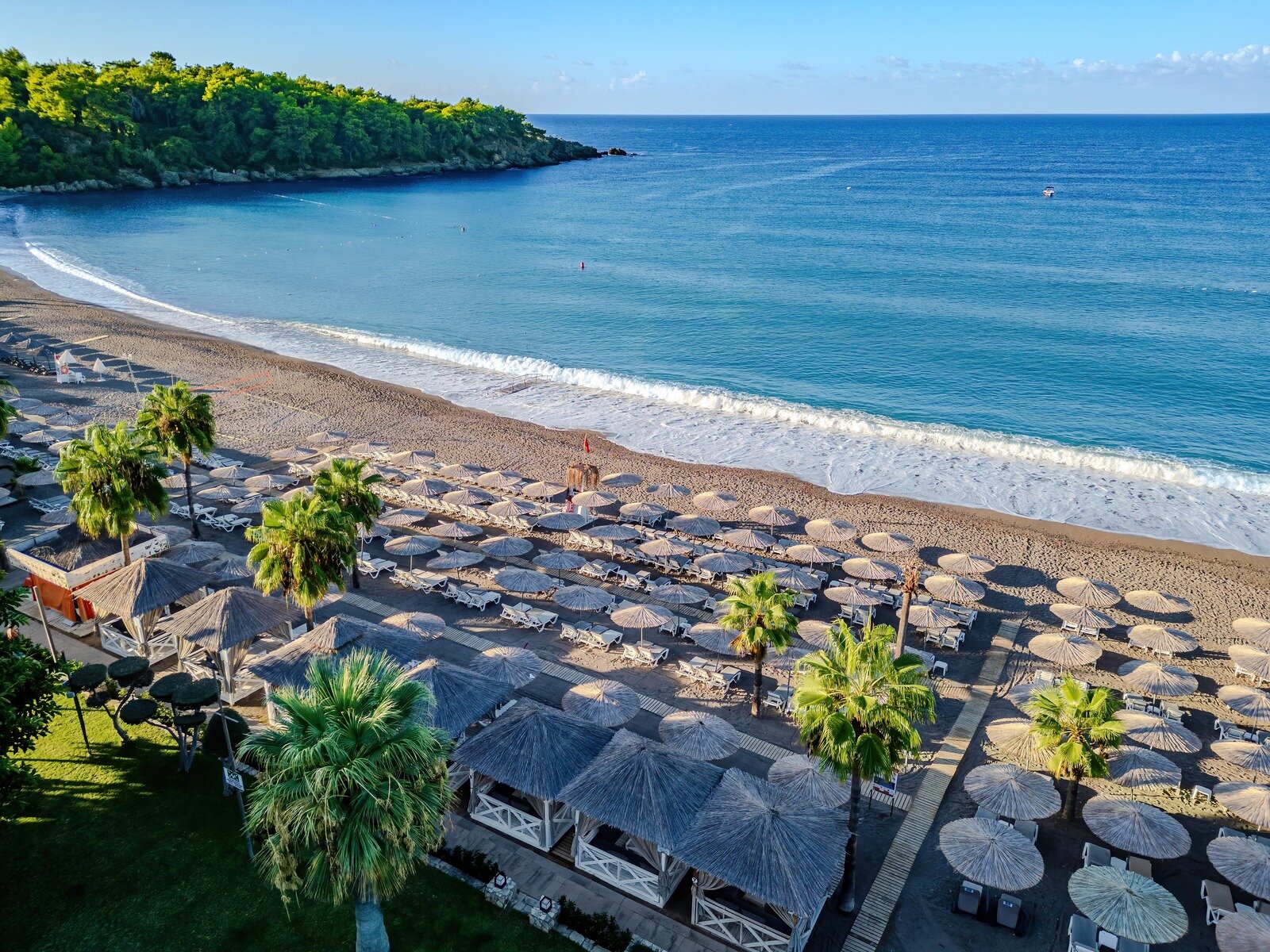 RESORT BEACH