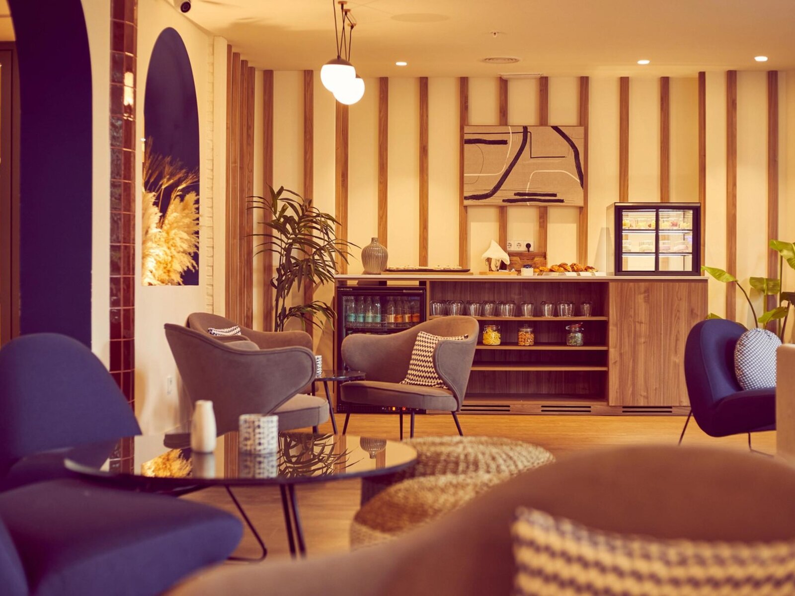 My Favorite Club Lounge (exclusive)