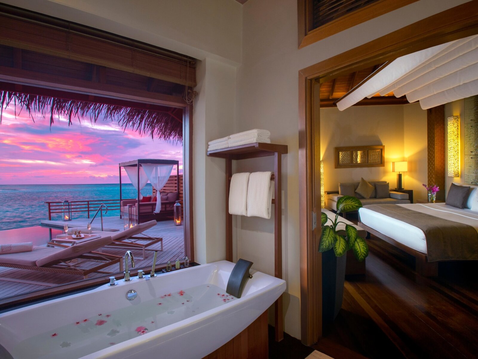 Wohnbeispiel Water Pool Villa