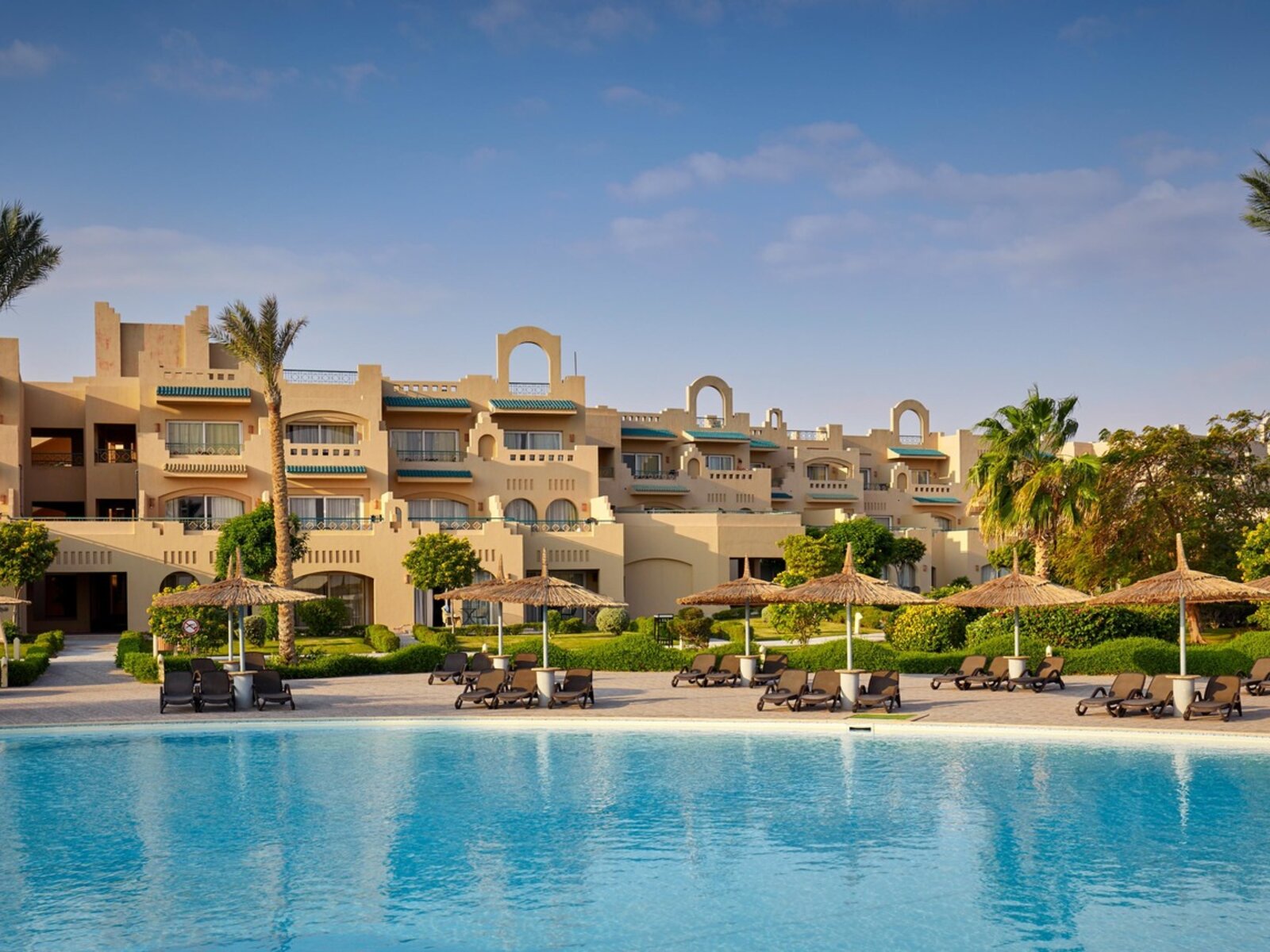 Palms Pool