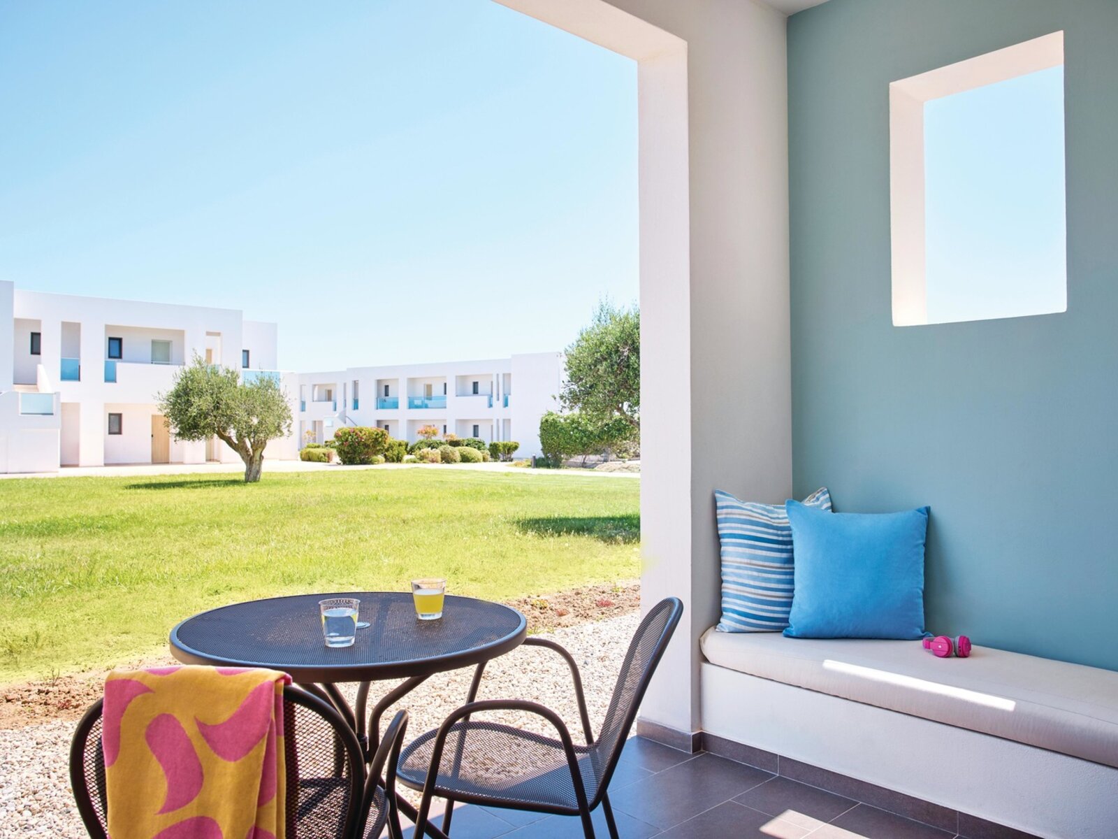 Wohnbeispiel Single with Child Double Room Garden View (3 pax)