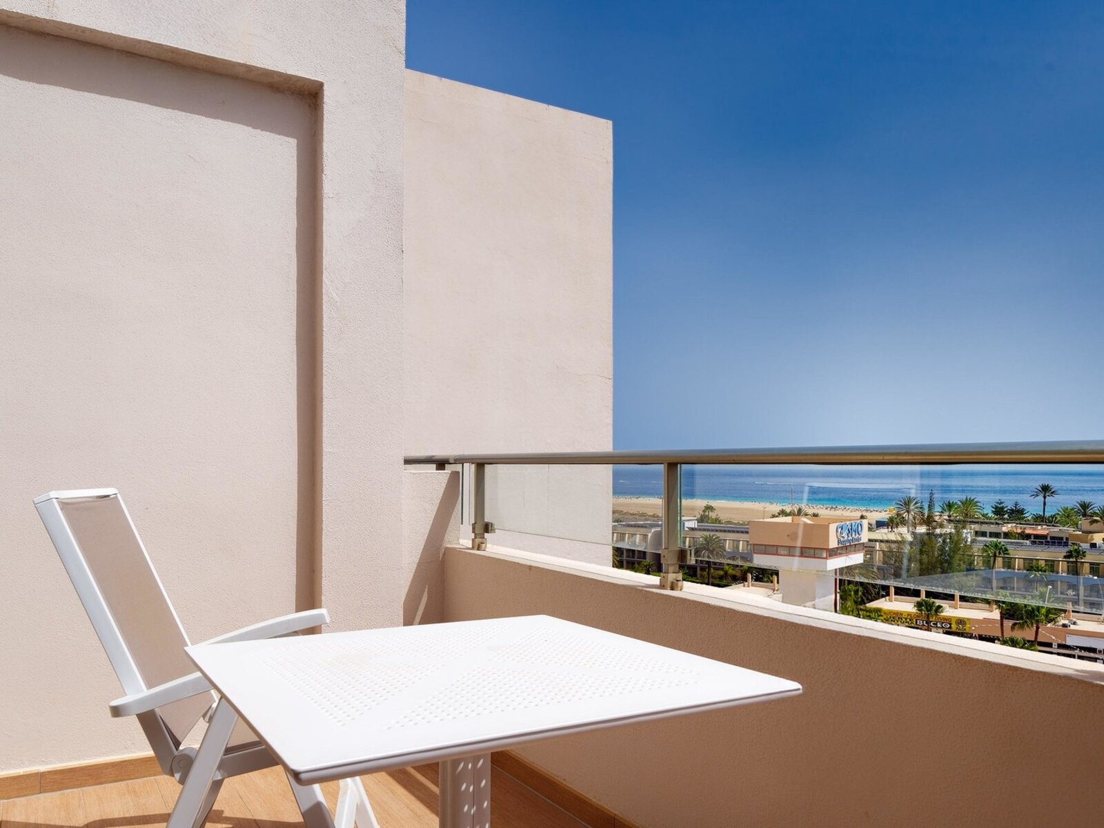 Classic 1 bedroom apartment Sea View