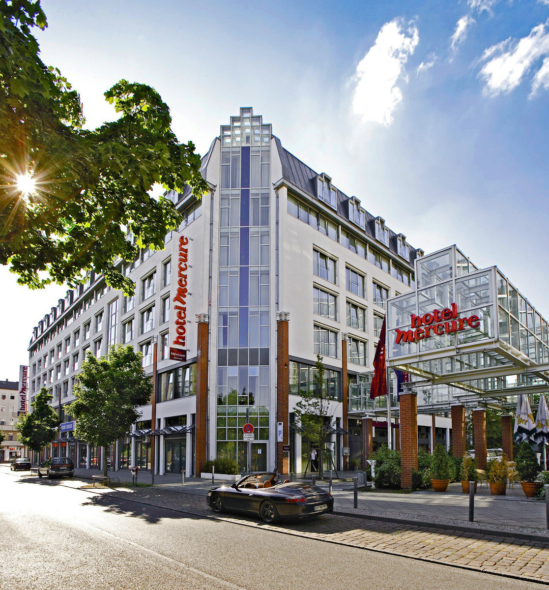 Mercure Hotel Berlin Tempelhof Airport Parken