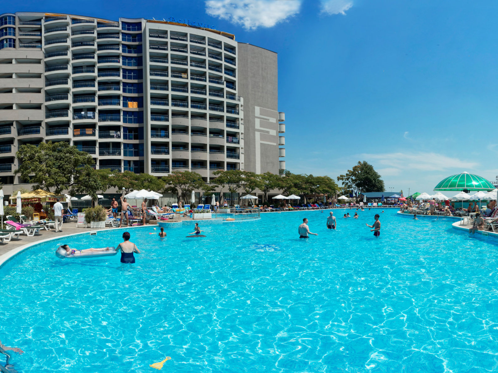 Pool-shared with Neighbour hotel