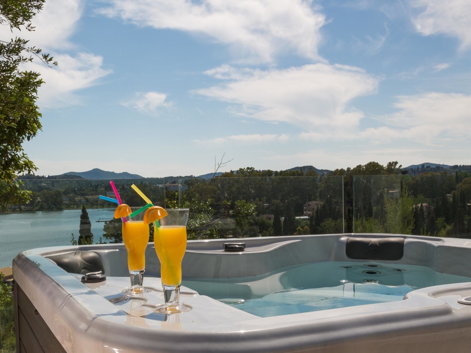 Wohnbeispiel Superior Panorama Bungalow Suite Jacuzzi