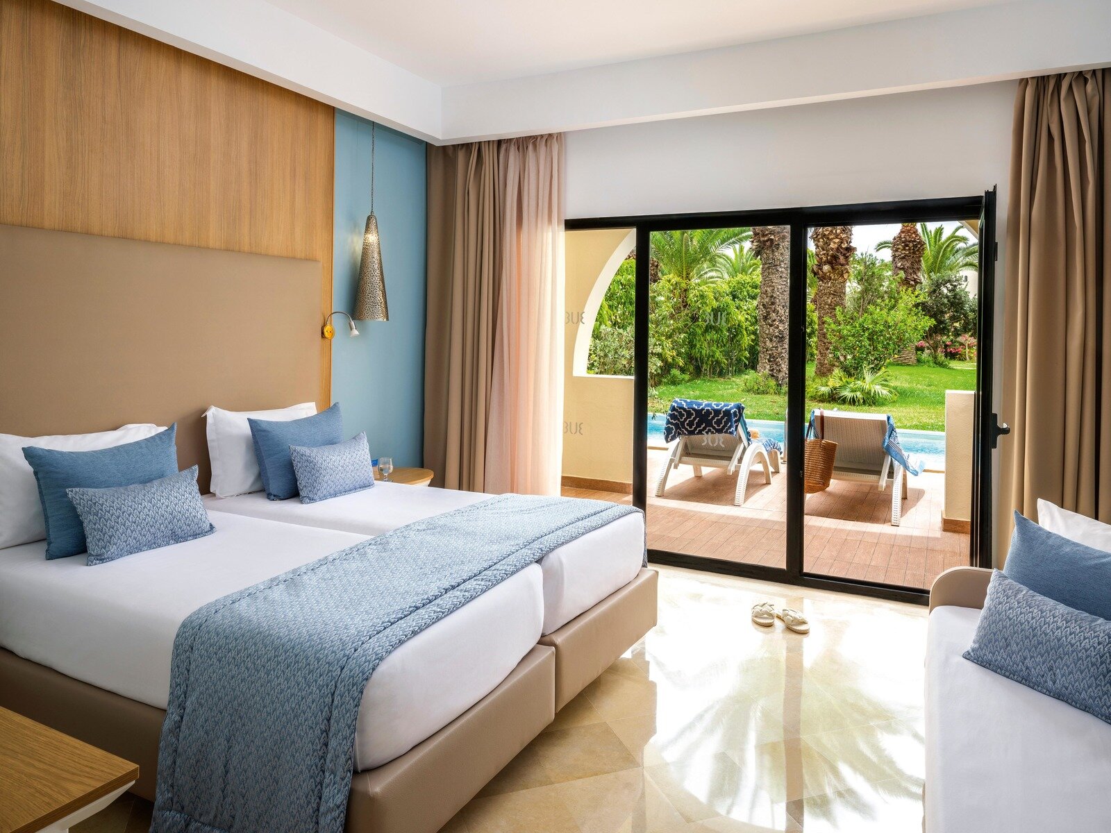 Wohnbeispiel Double Room Swim Up