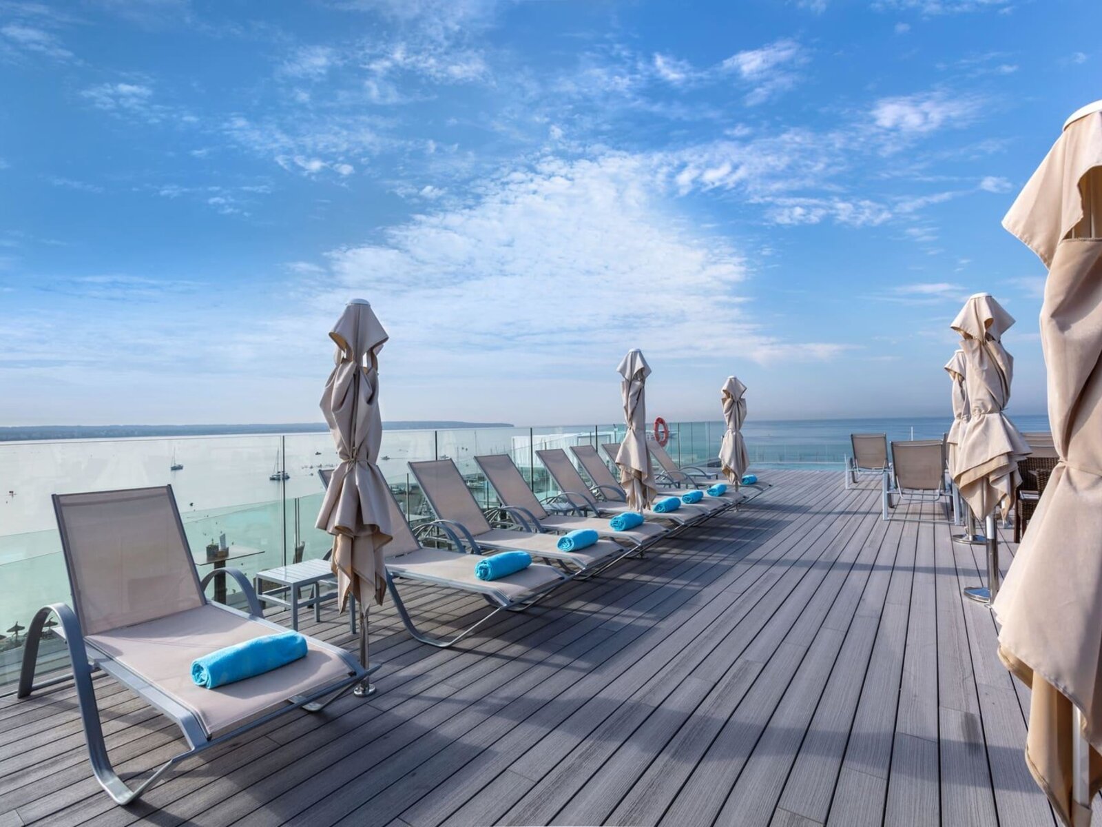 Roof top pool