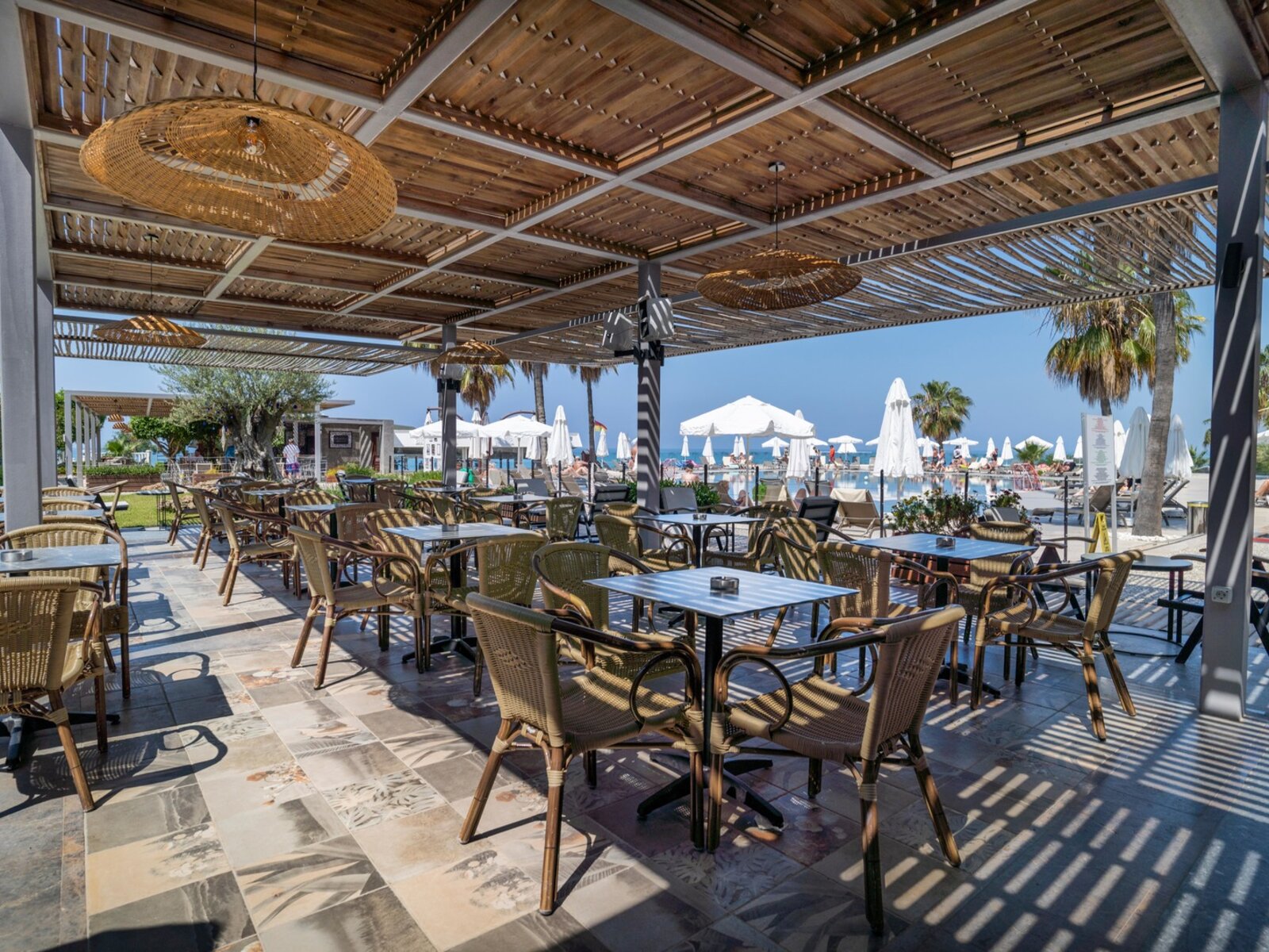 POOL BAR