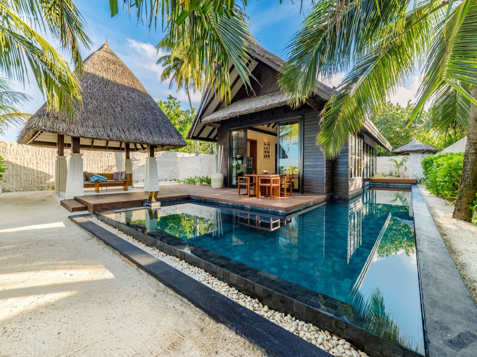 Wohnbeispiel Earth Pool Villa Sunset