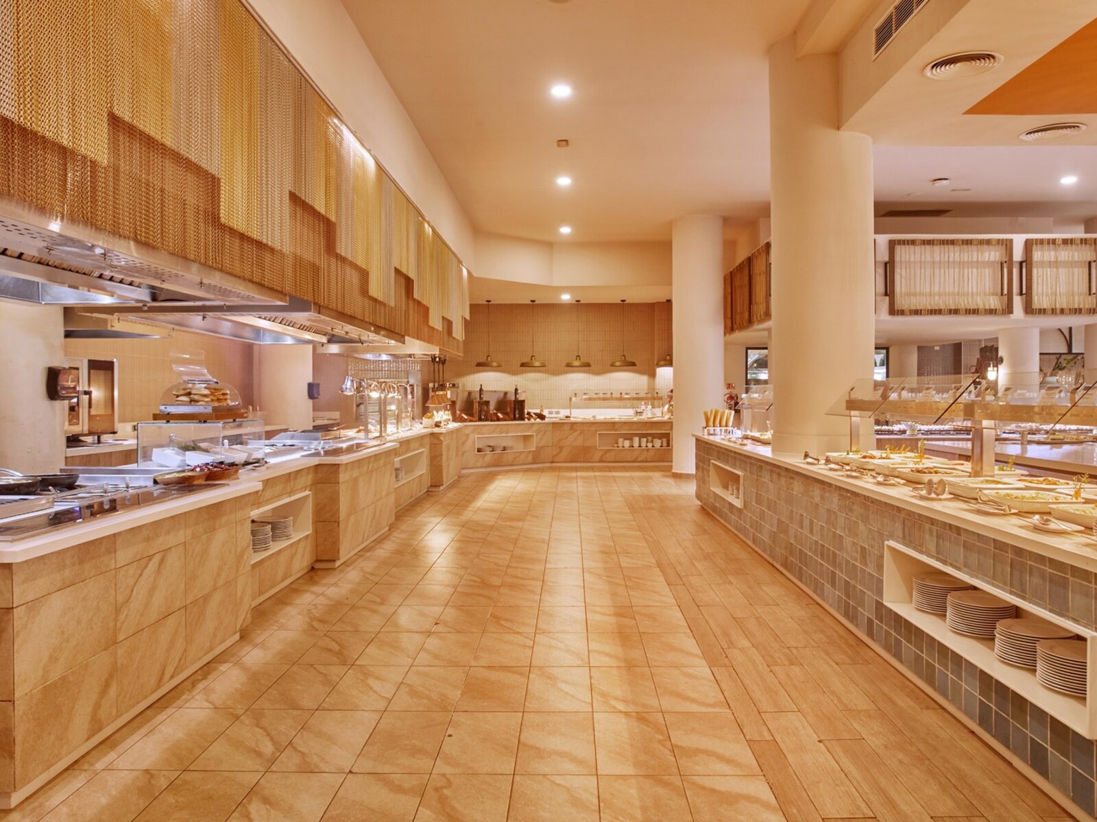 Main Restaurant YUCATAN