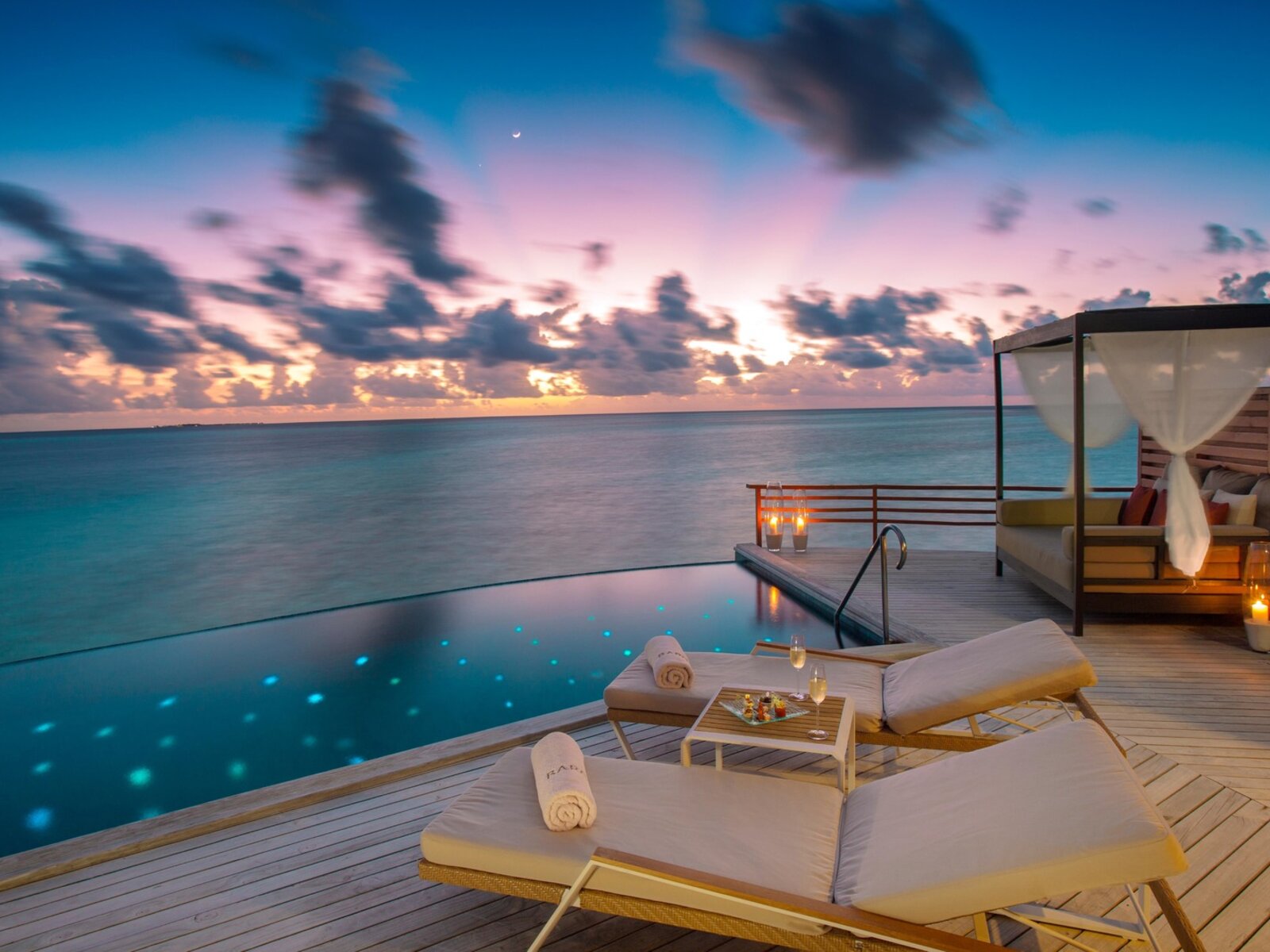 Wohnbeispiel Water Pool Villa