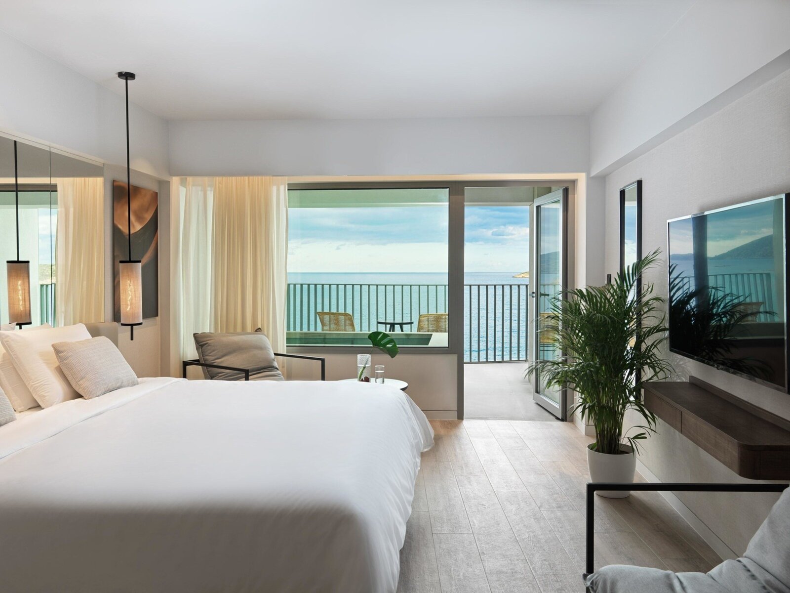Wohnbeispiel Junior Suite Front Sea View Plunge Pool