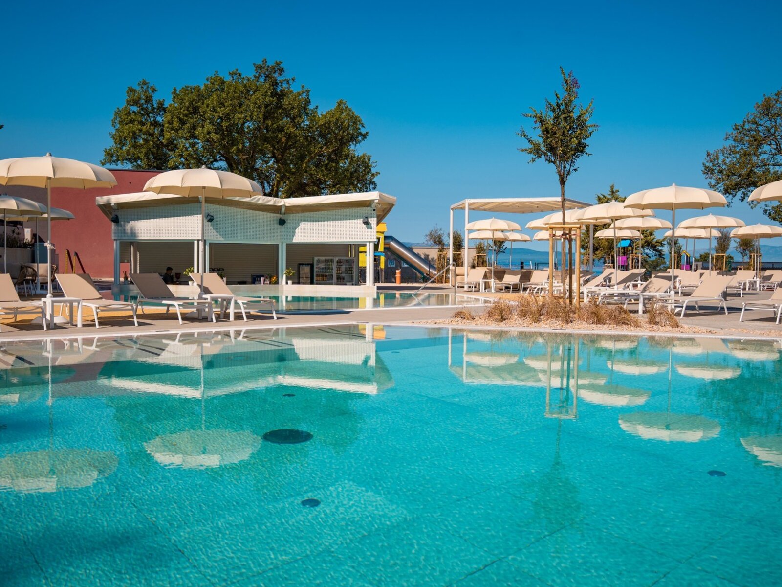 Pool complex