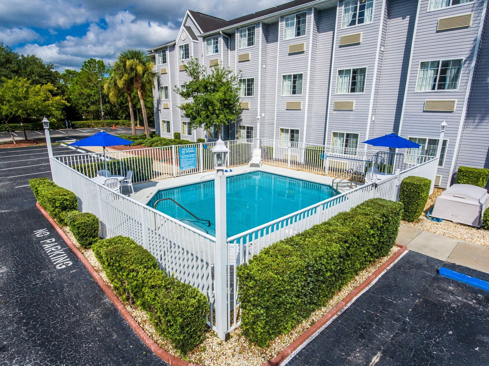 Hotel Microtel Inn & Suites by Wyndham Palm Coast I-95 in Palm Coast