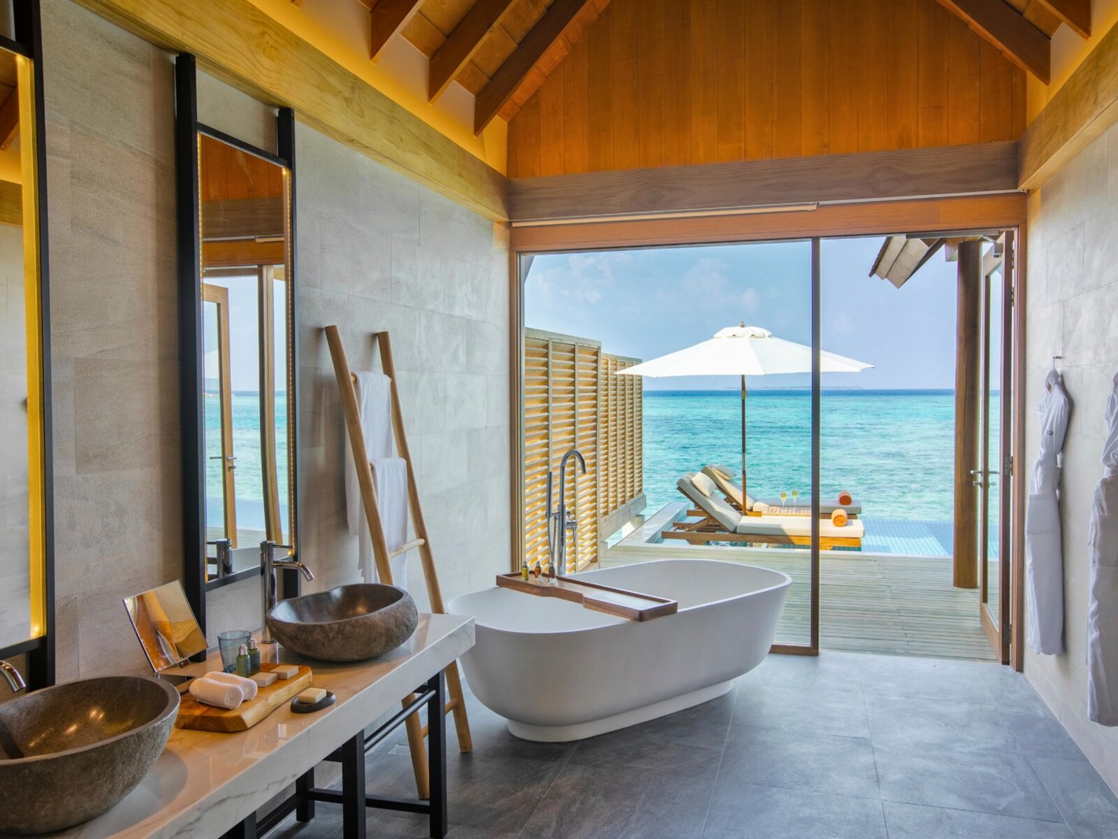 Wohnbeispiel Water Villa with Pool