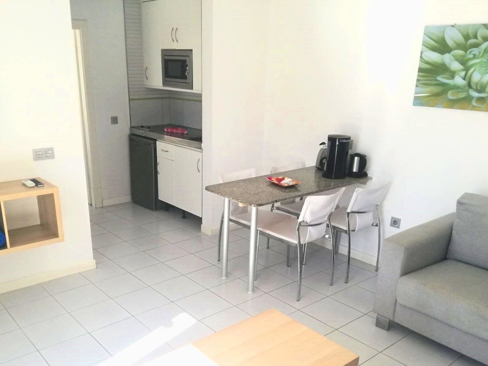 Premium 1 Bedroom Apartment With Large Balcony Sea View AC