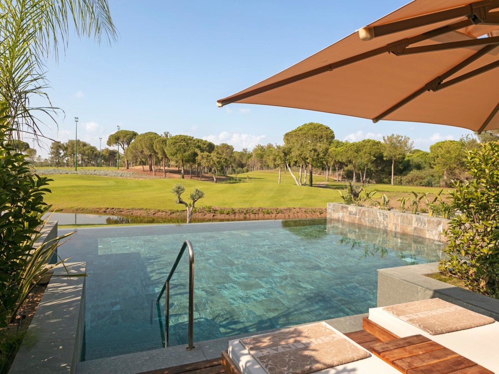 Wohnbeispiel Lagoon Golf Family Swim Up