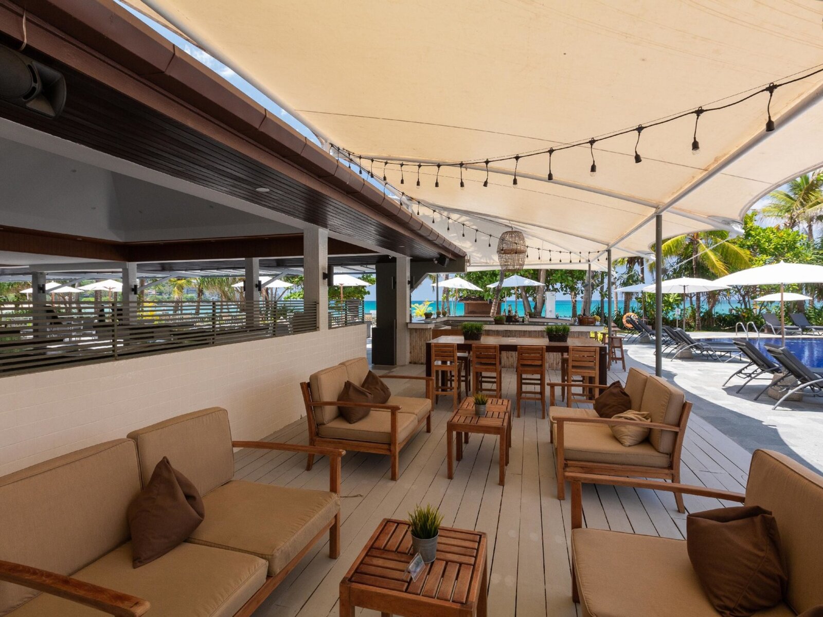 Lounge Bar by the sea