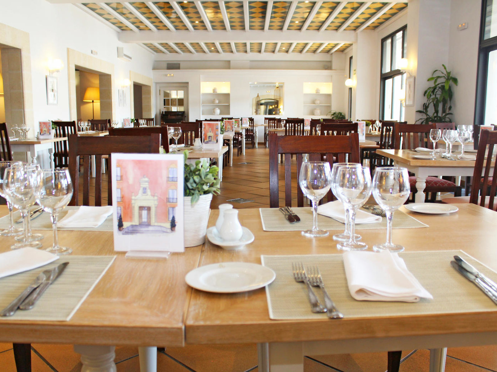 LA BODEGA (je nach Belegung Buffet/Menü)