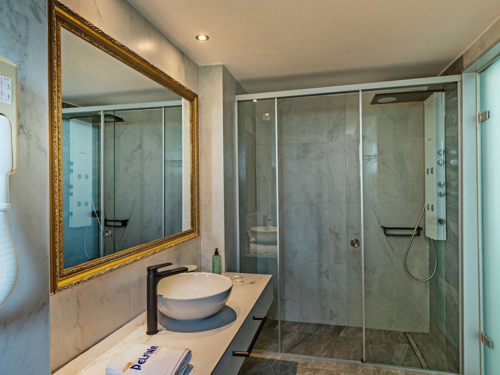 Wohnbeispiel Deluxe SPA Suite with Private Pool