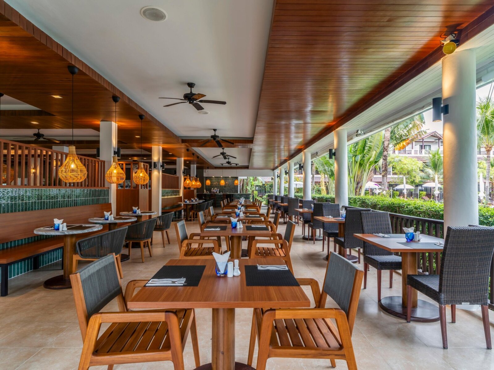 Restaurant by the pool