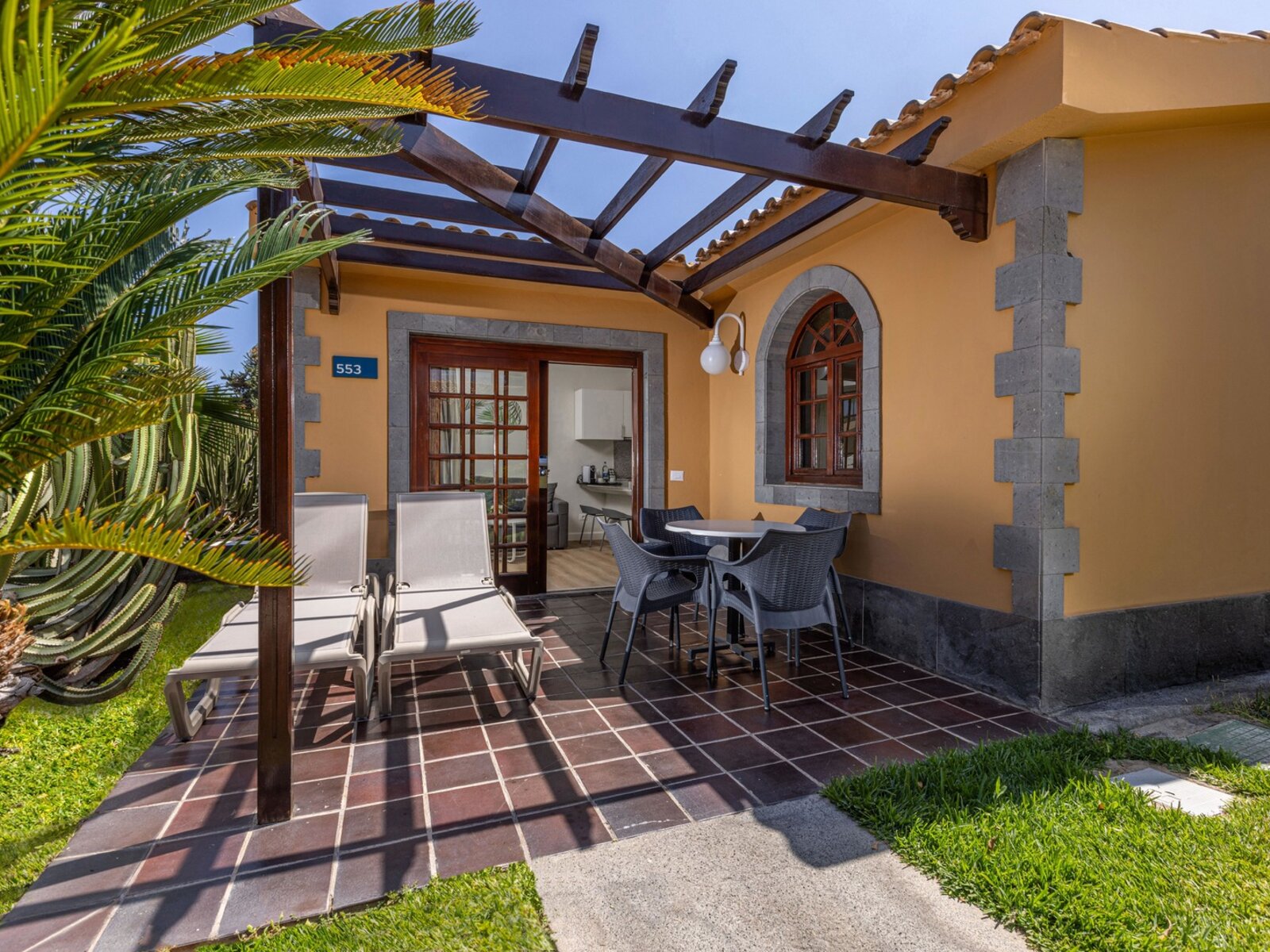 Wohnbeispiel Bungalow Poolview