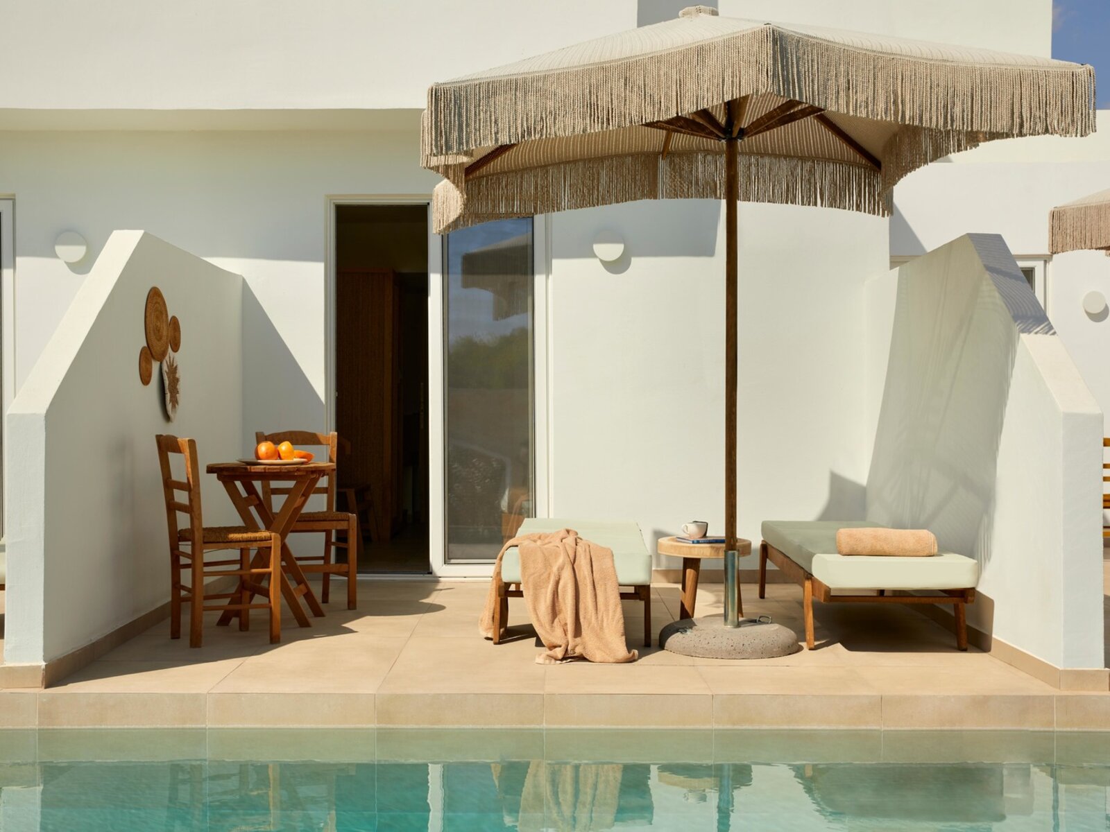 Wohnbeispiel Superior Room Sharing Pool