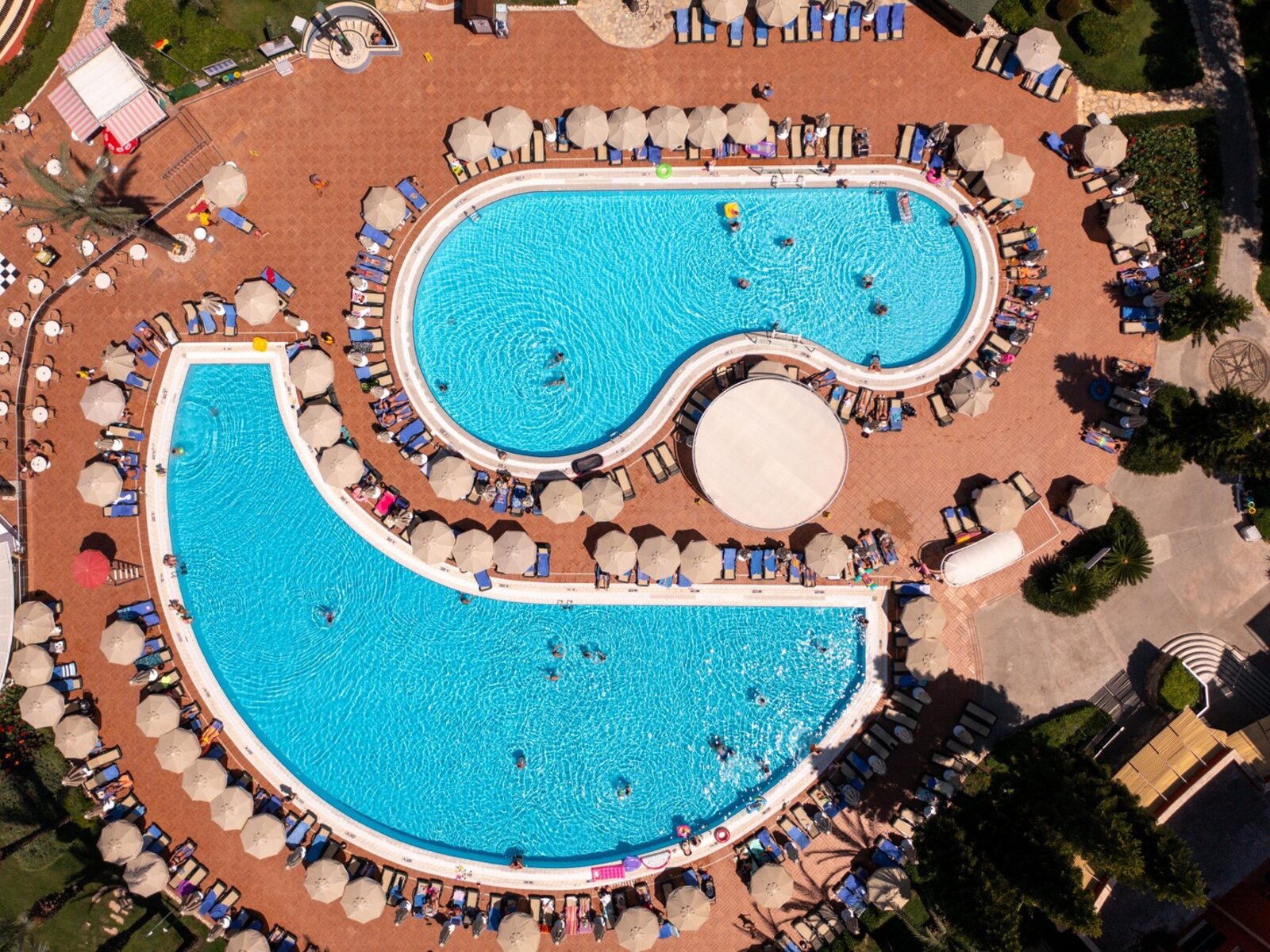 MAIN POOL