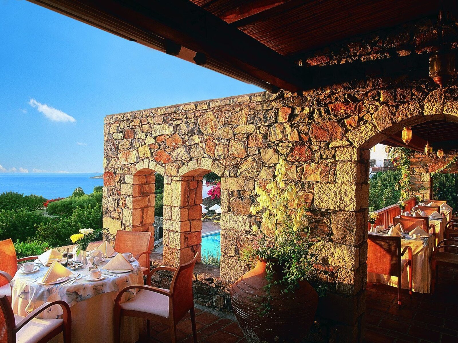 Deck Restaurant