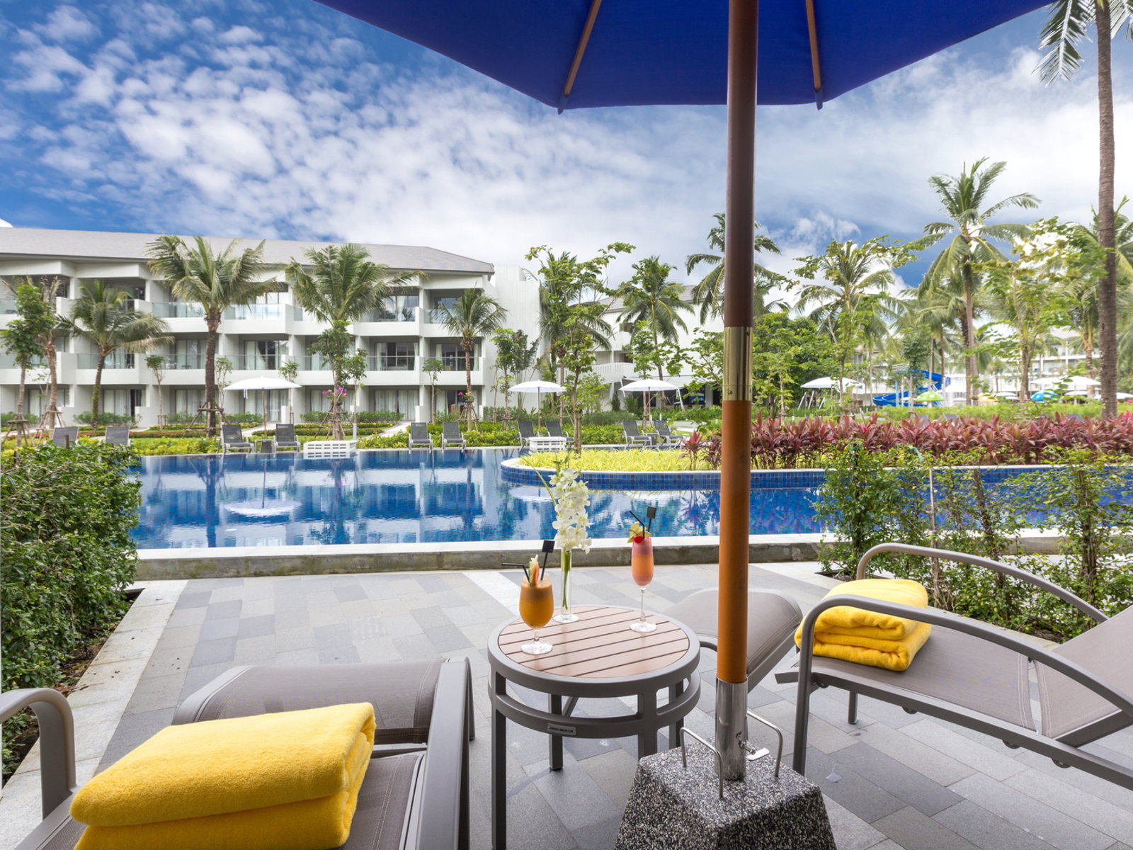 Wohnbeispiel Deluxe Pool Access Beach Wing