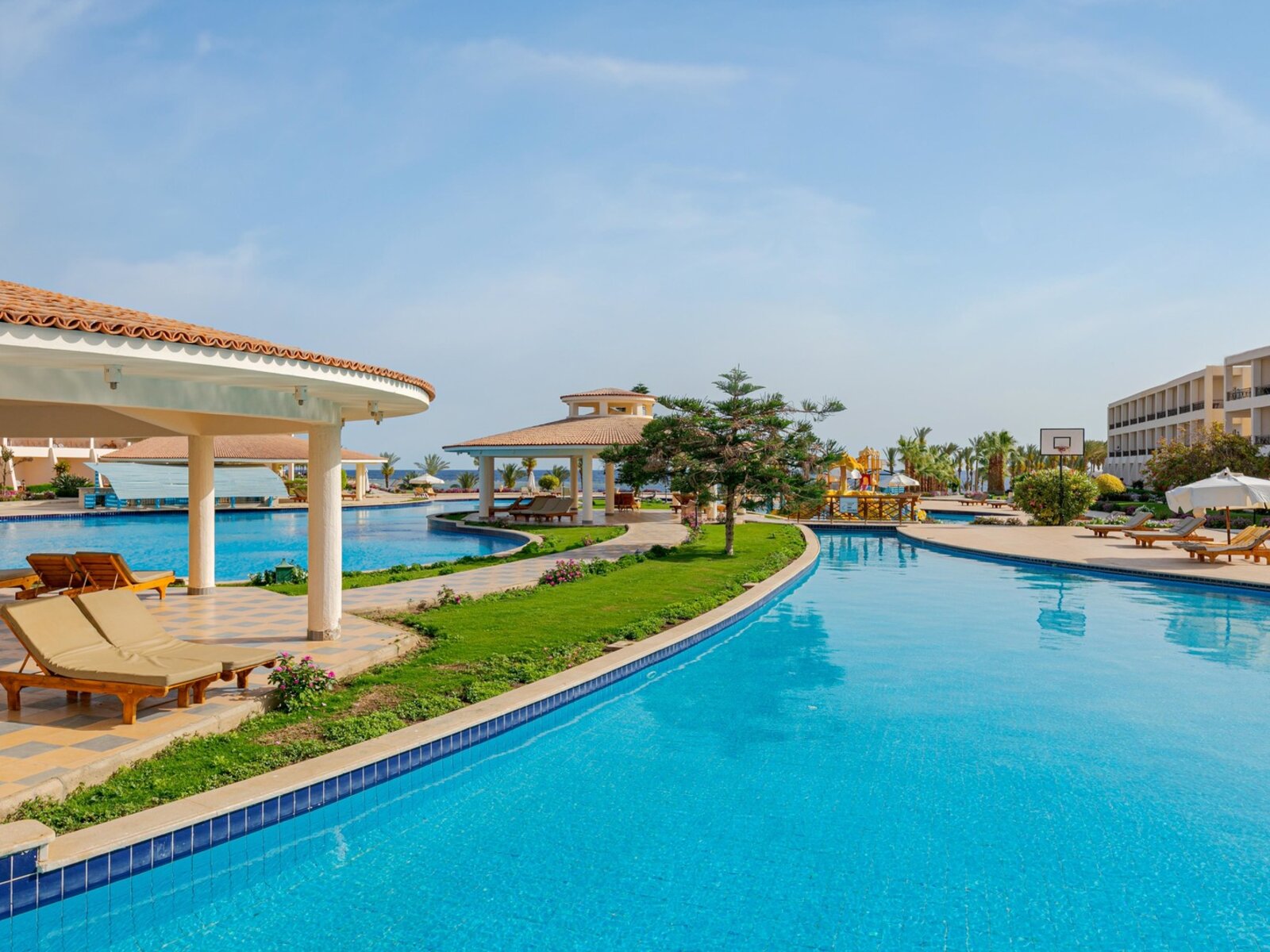 Mega Pool
