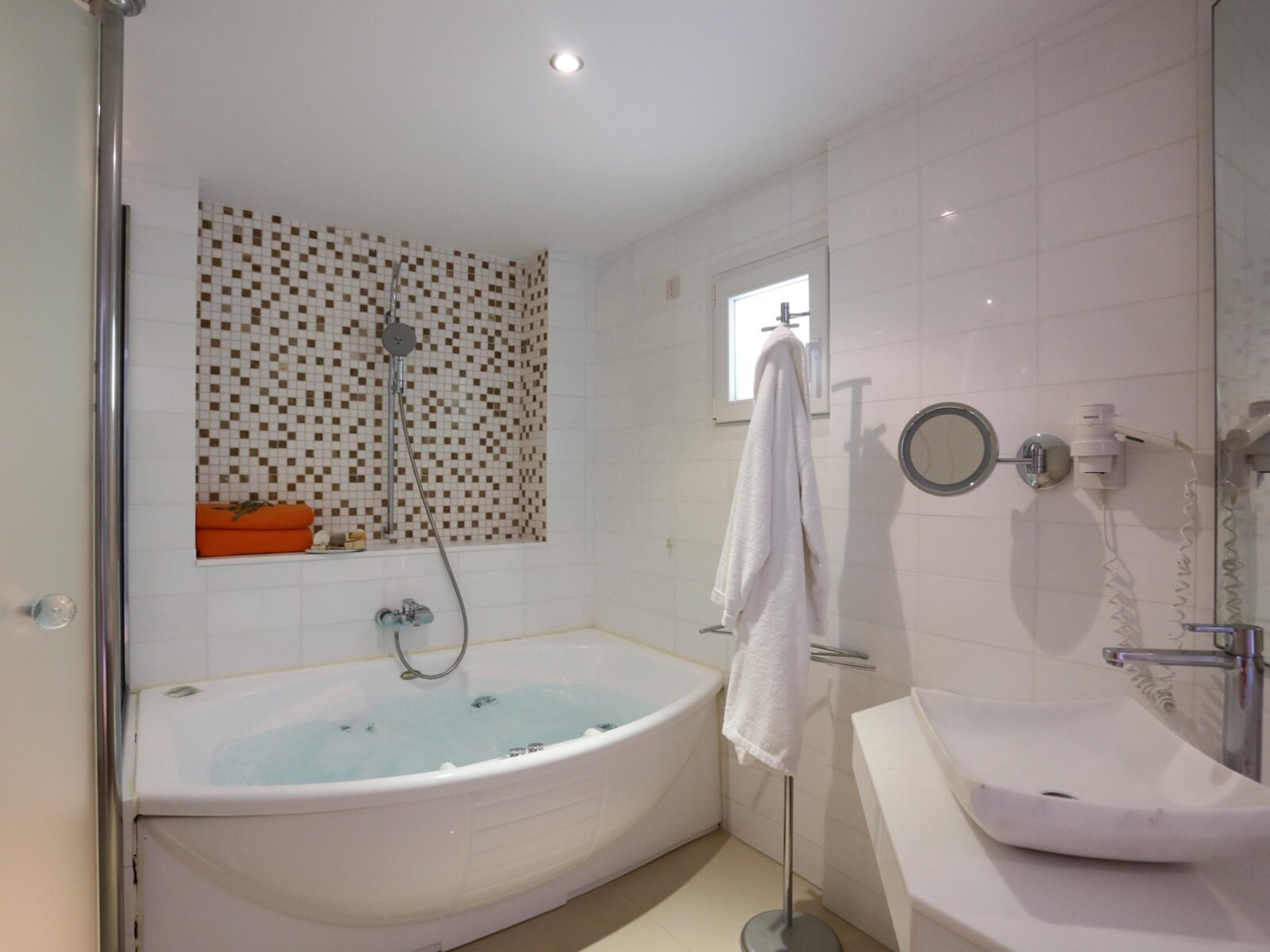 Wohnbeispiel Suite with Private Pool