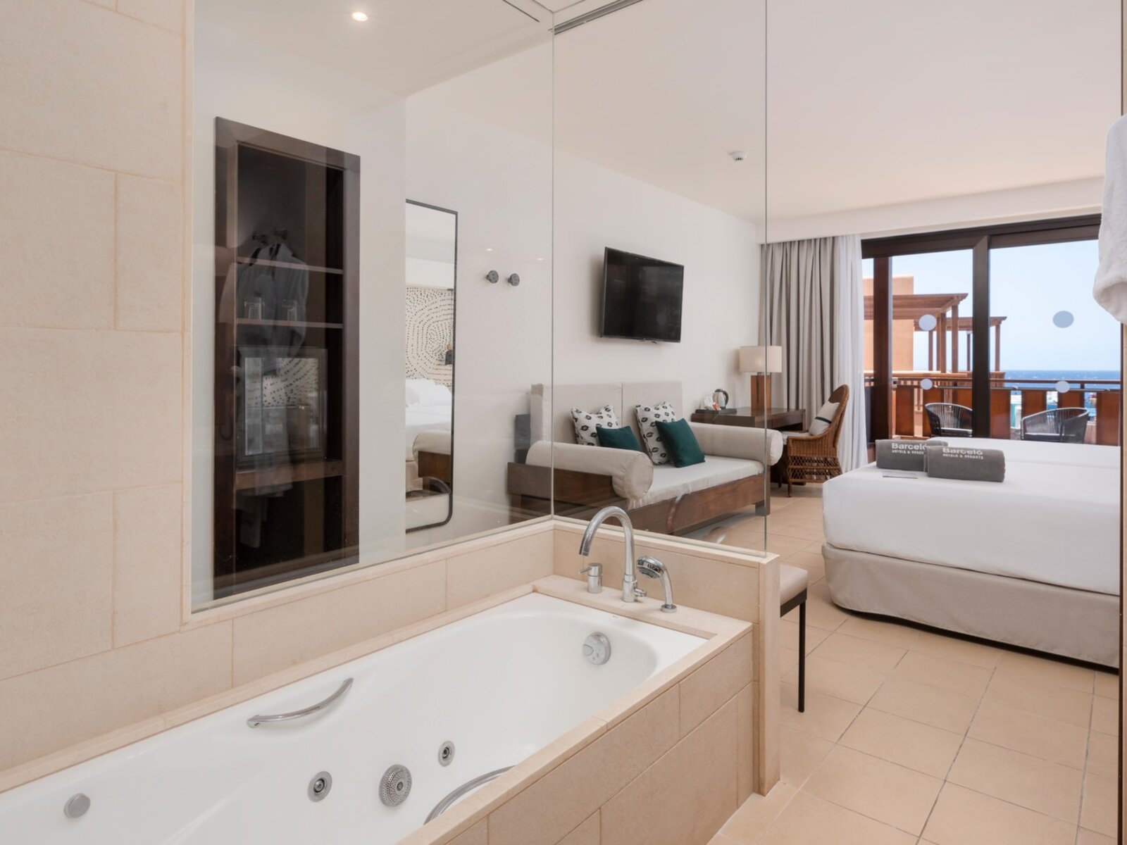 Wohnbeispiel Double Room Lateral Sea View