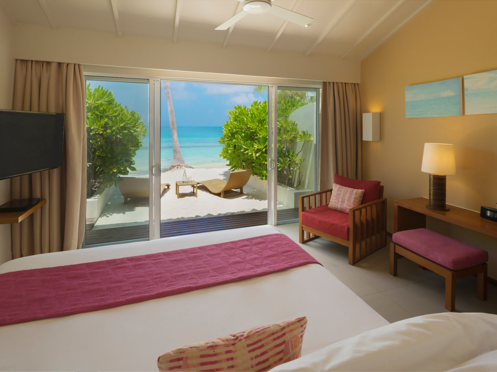 Wohnbeispiel Lagoon View Beach Villa with Swirl Pool