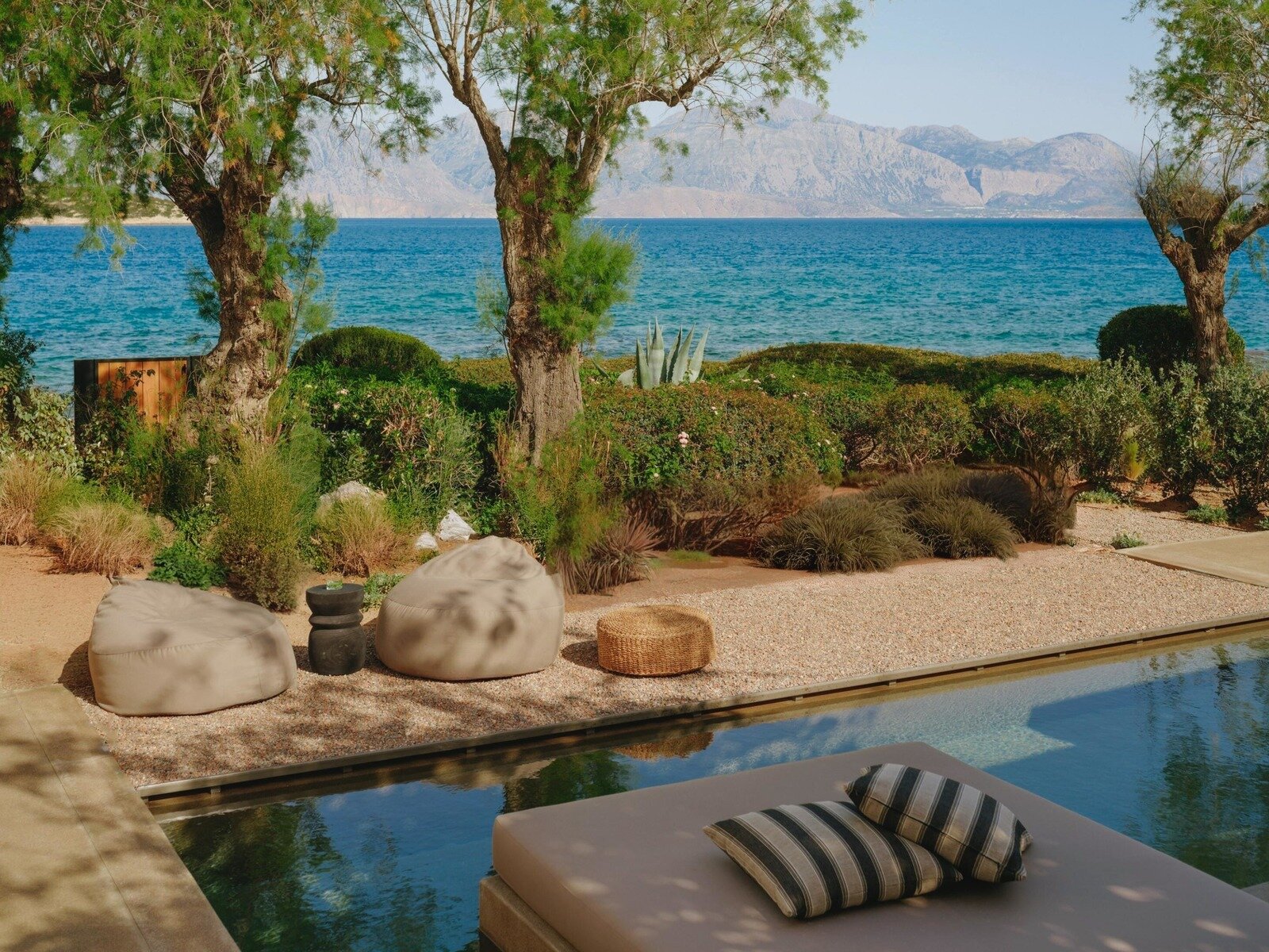 Wohnbeispiel Superior Bungalow sea front with private pool