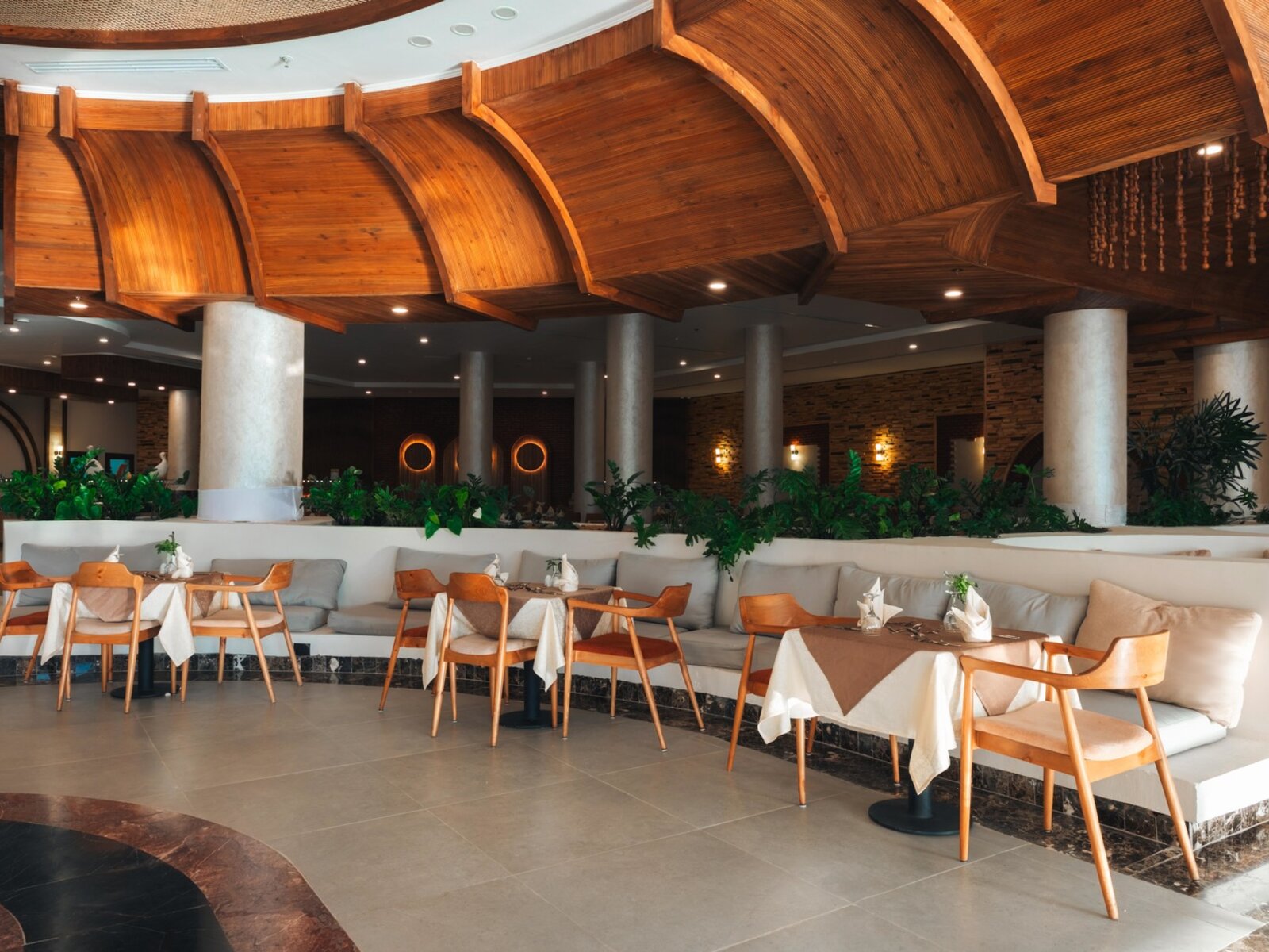Dom Main Restaurant