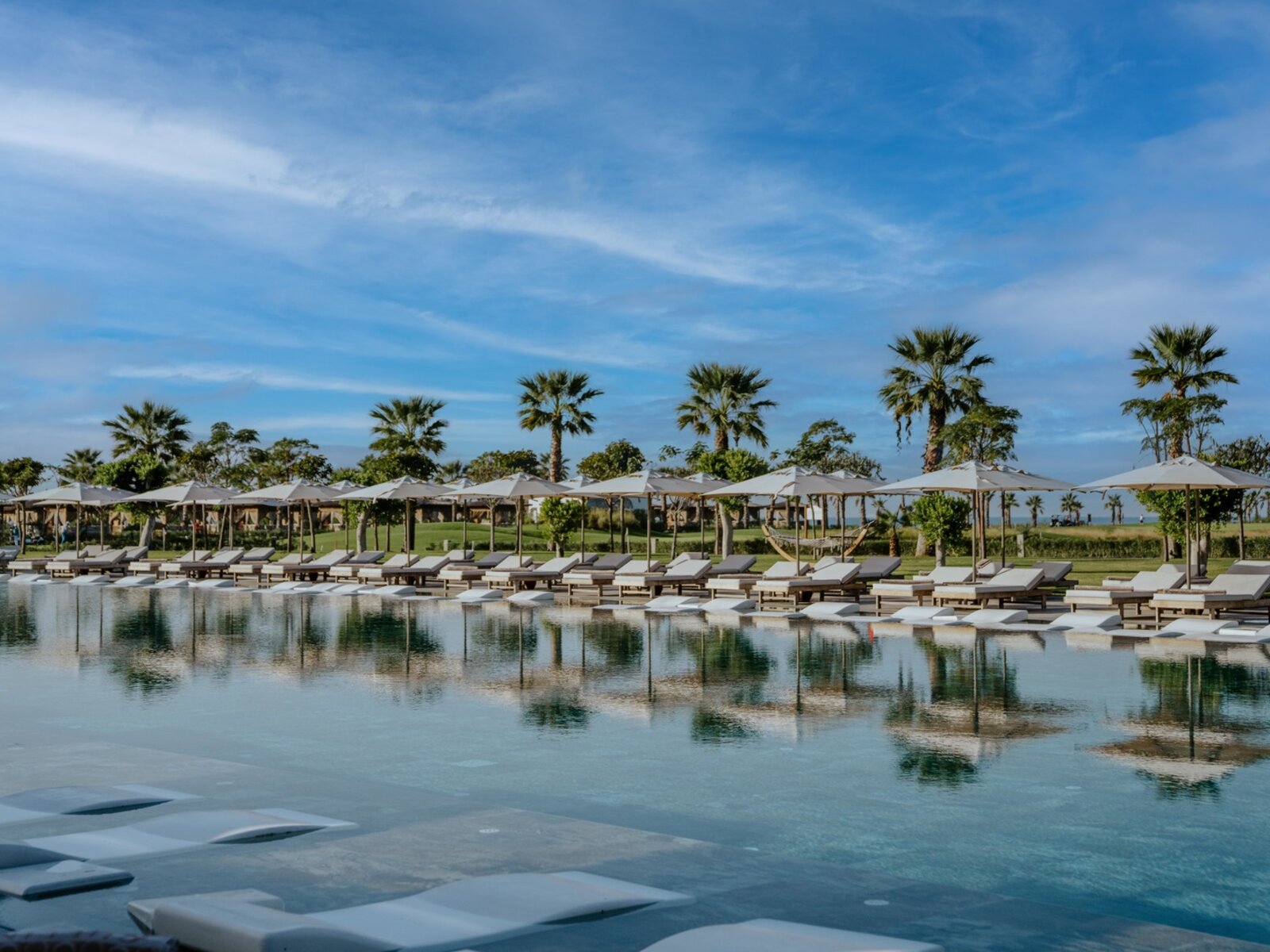 BEACH POOL (L)
